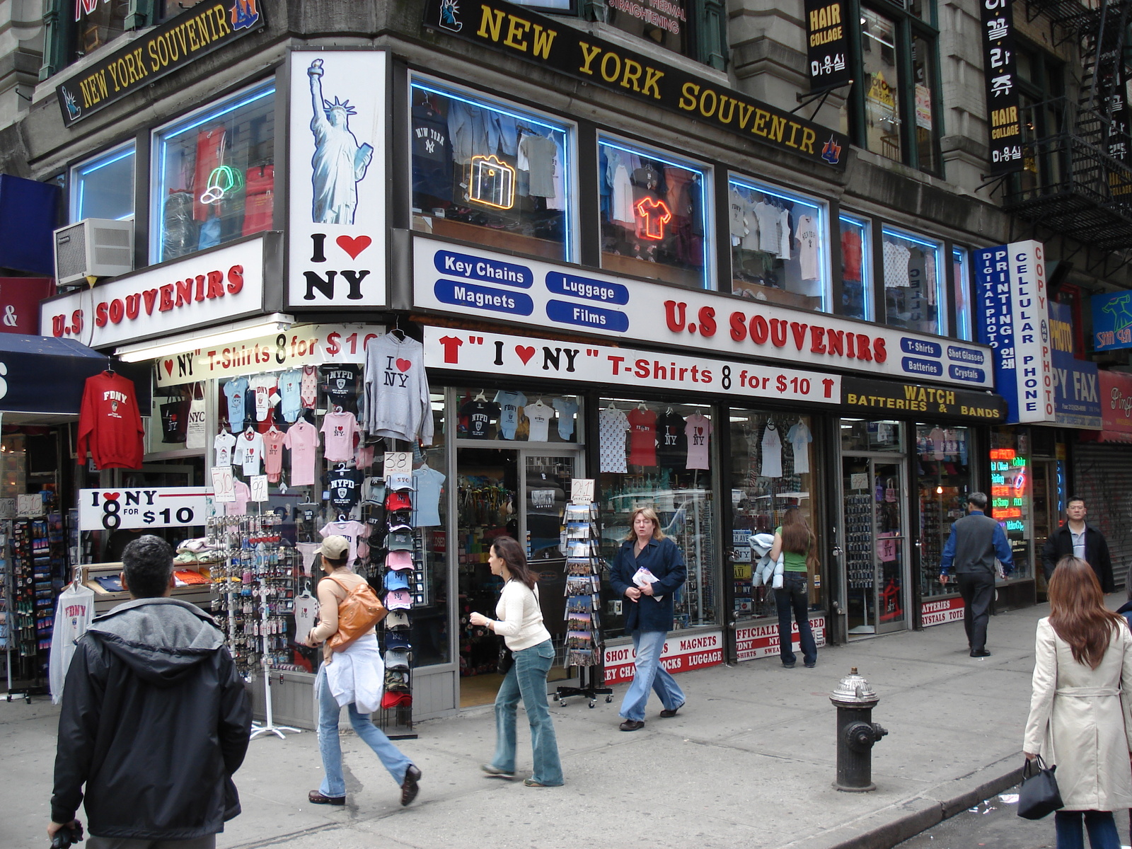 รูปถ่าย สหรัฐอเมริกา(United States) นิวยอร์ก(New York) ตามถนนฟิฟท์อเวนิว(down the 5th Avenue) 2006-03 58