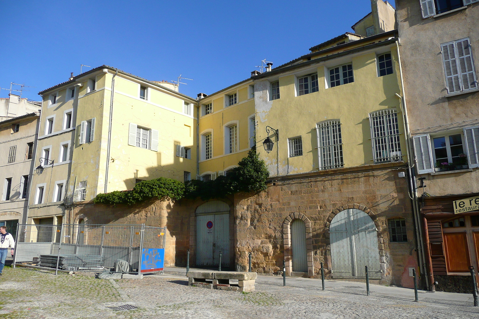 รูปถ่าย ฝรั่งเศส(France) แอ็กซ์-อ็อง-โพรว็องส์(Aix en Provence) ลานฟอรุมเดการ์เดอร์(Forum des Cardeurs) 2008-04 1
