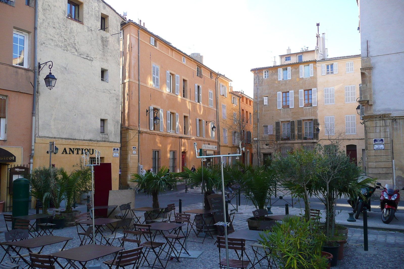 รูปถ่าย ฝรั่งเศส(France) แอ็กซ์-อ็อง-โพรว็องส์(Aix en Provence) ลานฟอรุมเดการ์เดอร์(Forum des Cardeurs) 2008-04 7