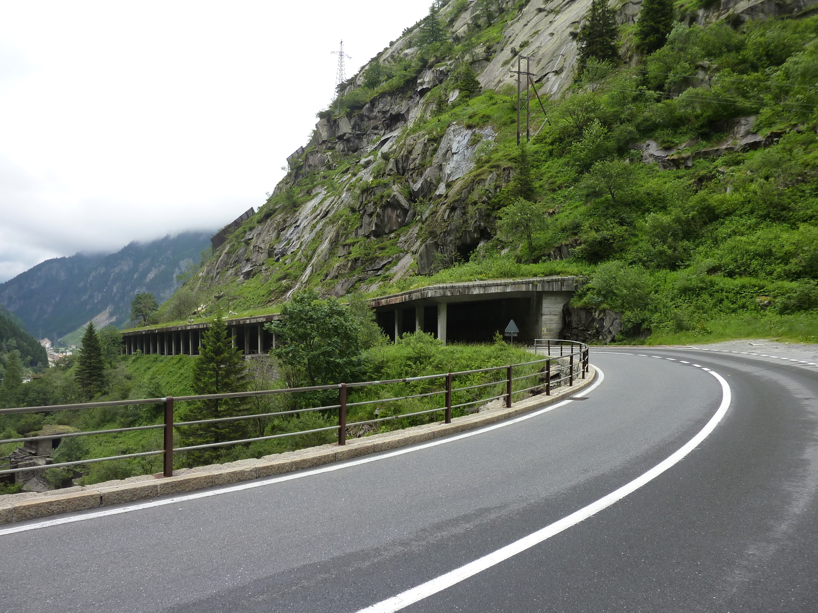 รูปถ่าย สวิสเซอร์แลนด์(Switzerland) ช่องเขากอตธาร์ด(Gotthard Pass) 2009-06 57