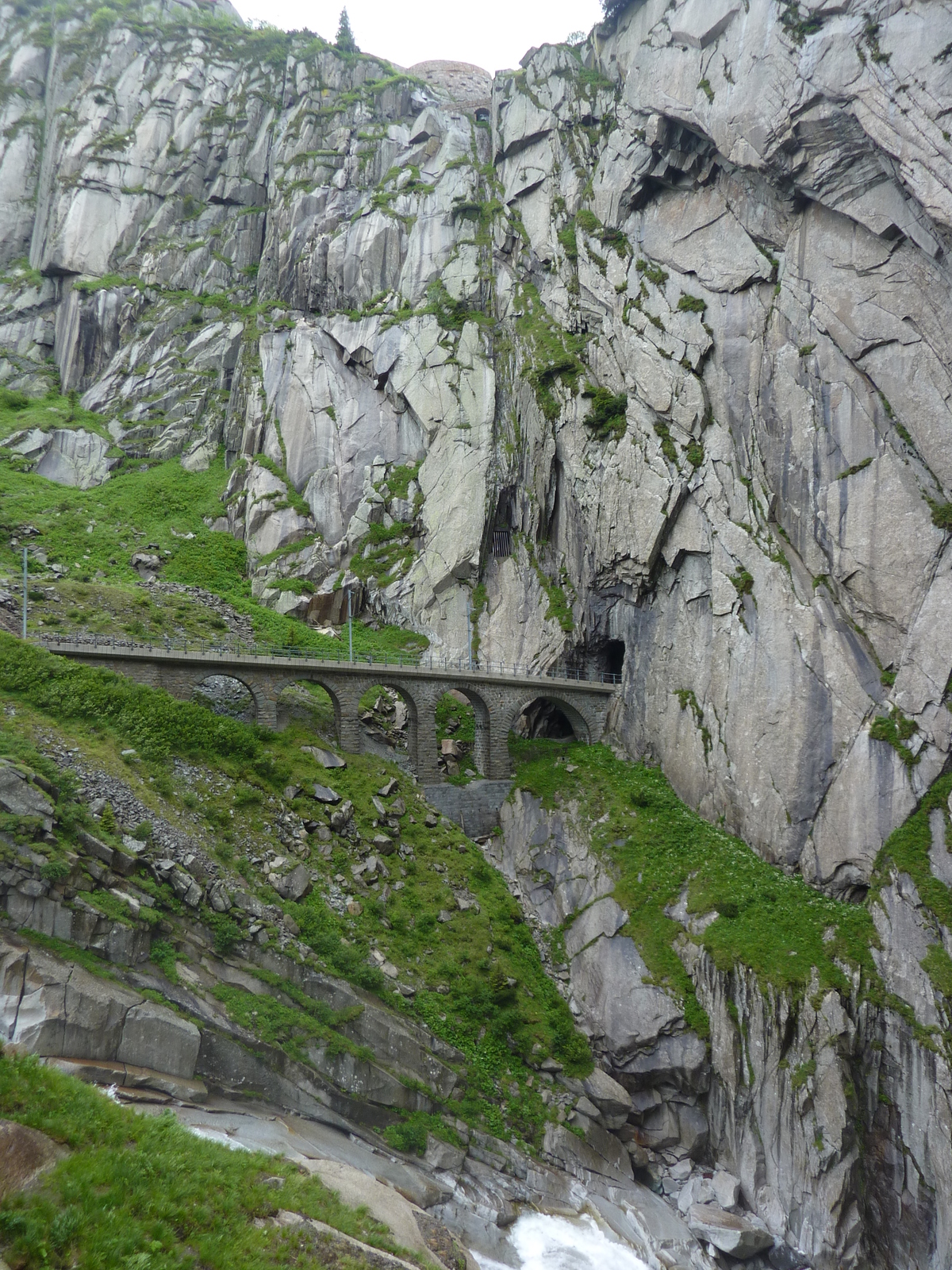 รูปถ่าย สวิสเซอร์แลนด์(Switzerland) ช่องเขากอตธาร์ด(Gotthard Pass) 2009-06 25