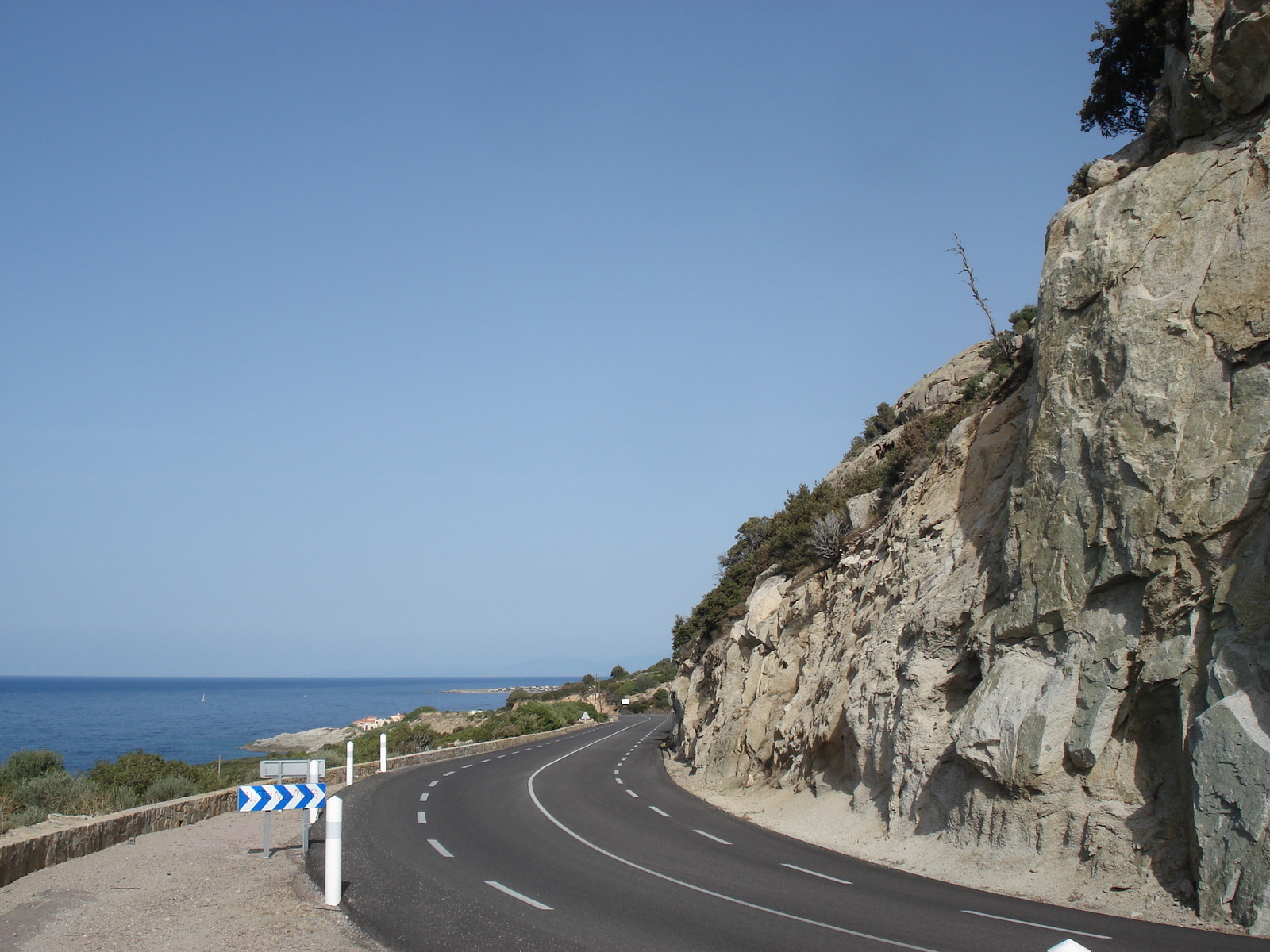 รูปถ่าย ฝรั่งเศส(France) คอร์สิคา(Corsica) ถนนจากลีล-รูสไปกาลวี(Ile Rousse to Calvi Road) 2006-09 5