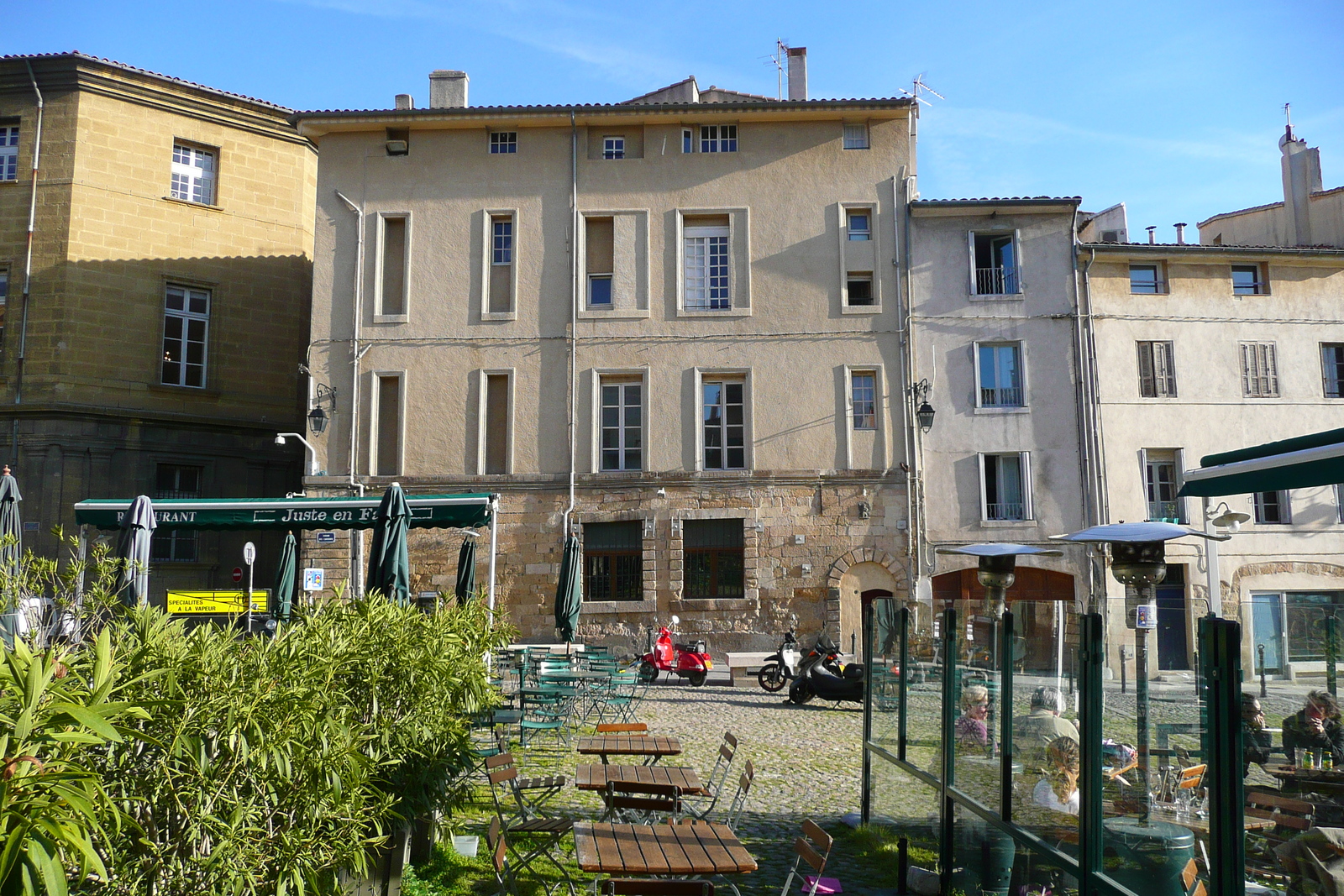 รูปถ่าย ฝรั่งเศส(France) แอ็กซ์-อ็อง-โพรว็องส์(Aix en Provence) ลานฟอรุมเดการ์เดอร์(Forum des Cardeurs) 2008-04 9