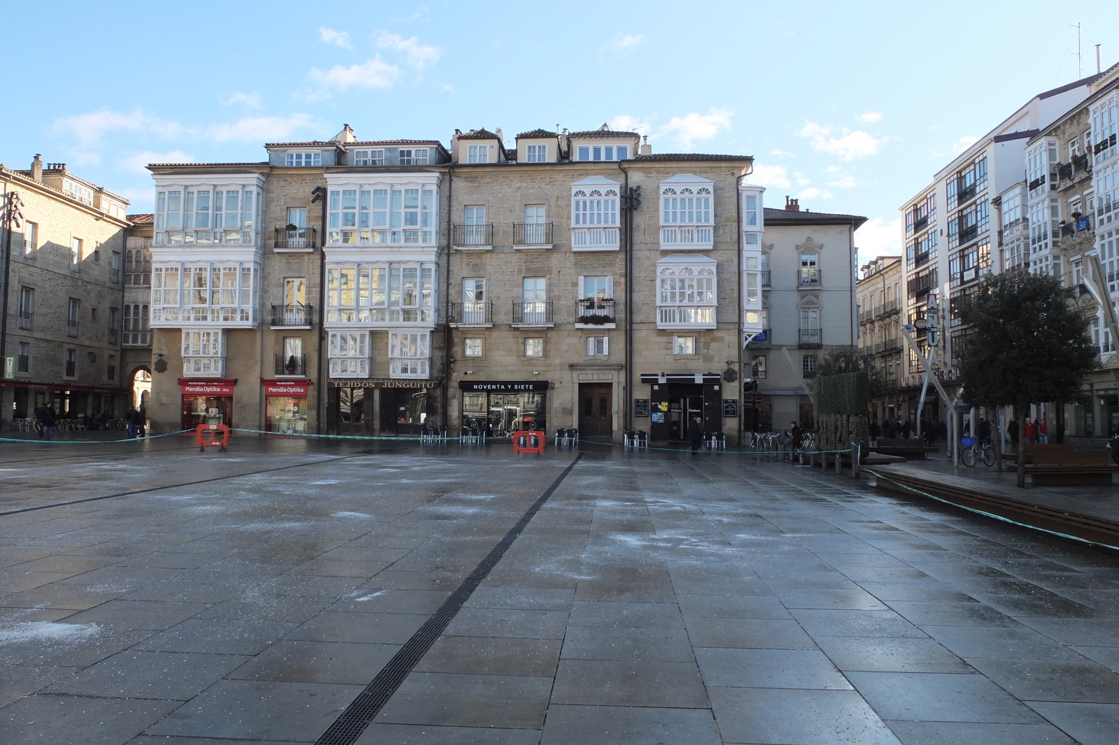 รูปถ่าย สเปน(Spain) บิโตเรีย-กัสเตซ(Vitoria Gasteiz) 2013-01 70