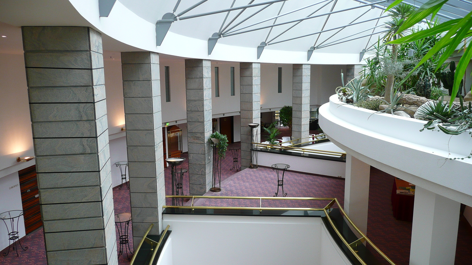 รูปถ่าย ฮังการี(Hungary) บูดาเปสต์(Budapest) โรงแรมเคมพินสกี้ คอร์วินุส(Kempinski Hotel Corvinus) 2007-06 33