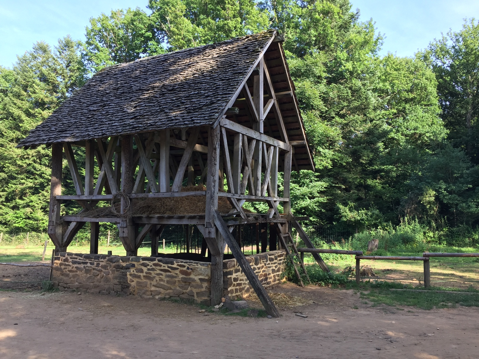 รูปถ่าย ฝรั่งเศส(France) ปราสาทเกอเดอลง(Guedelon) 2017-07 0