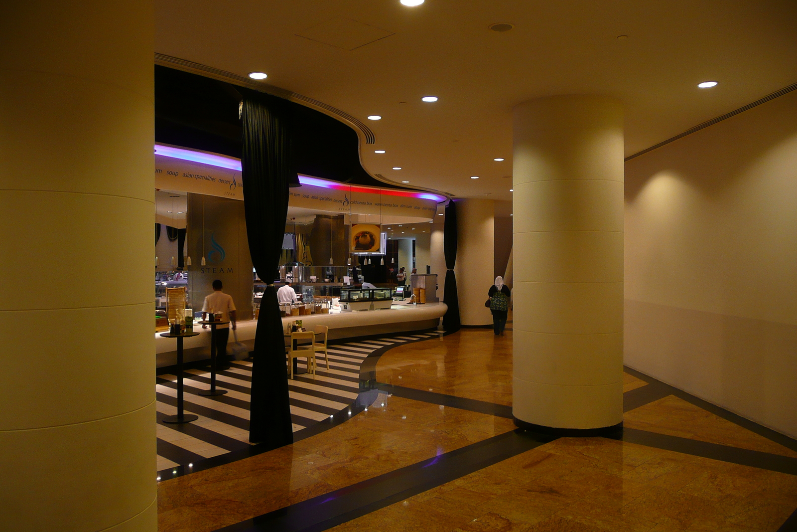 รูปถ่าย สหรัฐอาหรับเอมิเรตส์(United Arab Emirates) ดูไบ(Dubai) โรงแรมเคมพินสกี้ มอลล์ออฟดิเอมิเรตส์(Kempinski Hotel Mall of the Emirates) 2009-01 10