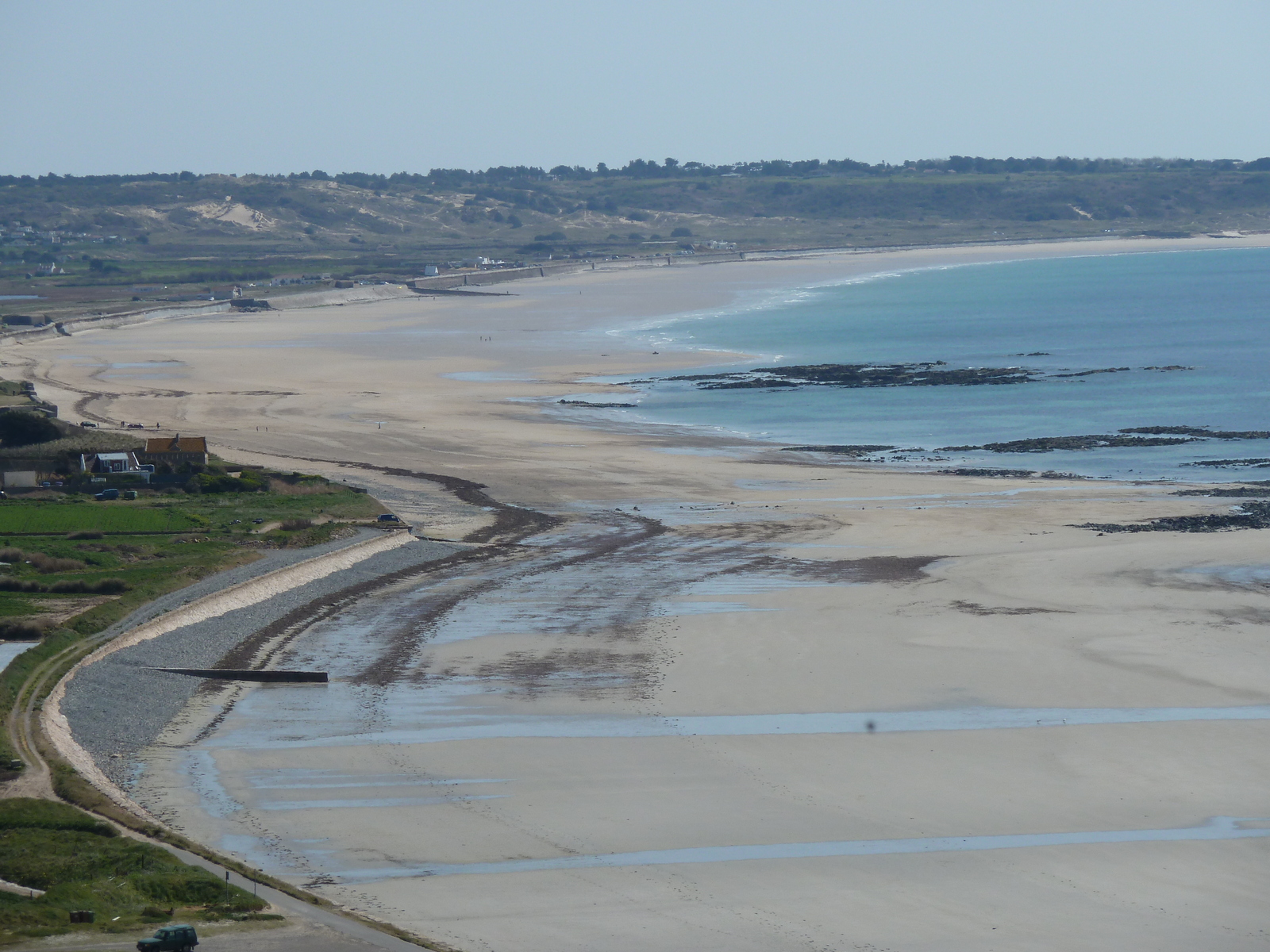 รูปถ่าย เจอร์ซีย์(Jersey) เจอร์ซีย์(Jersey) แซ็งตูแอ็ง(St Ouen) 2010-04 16