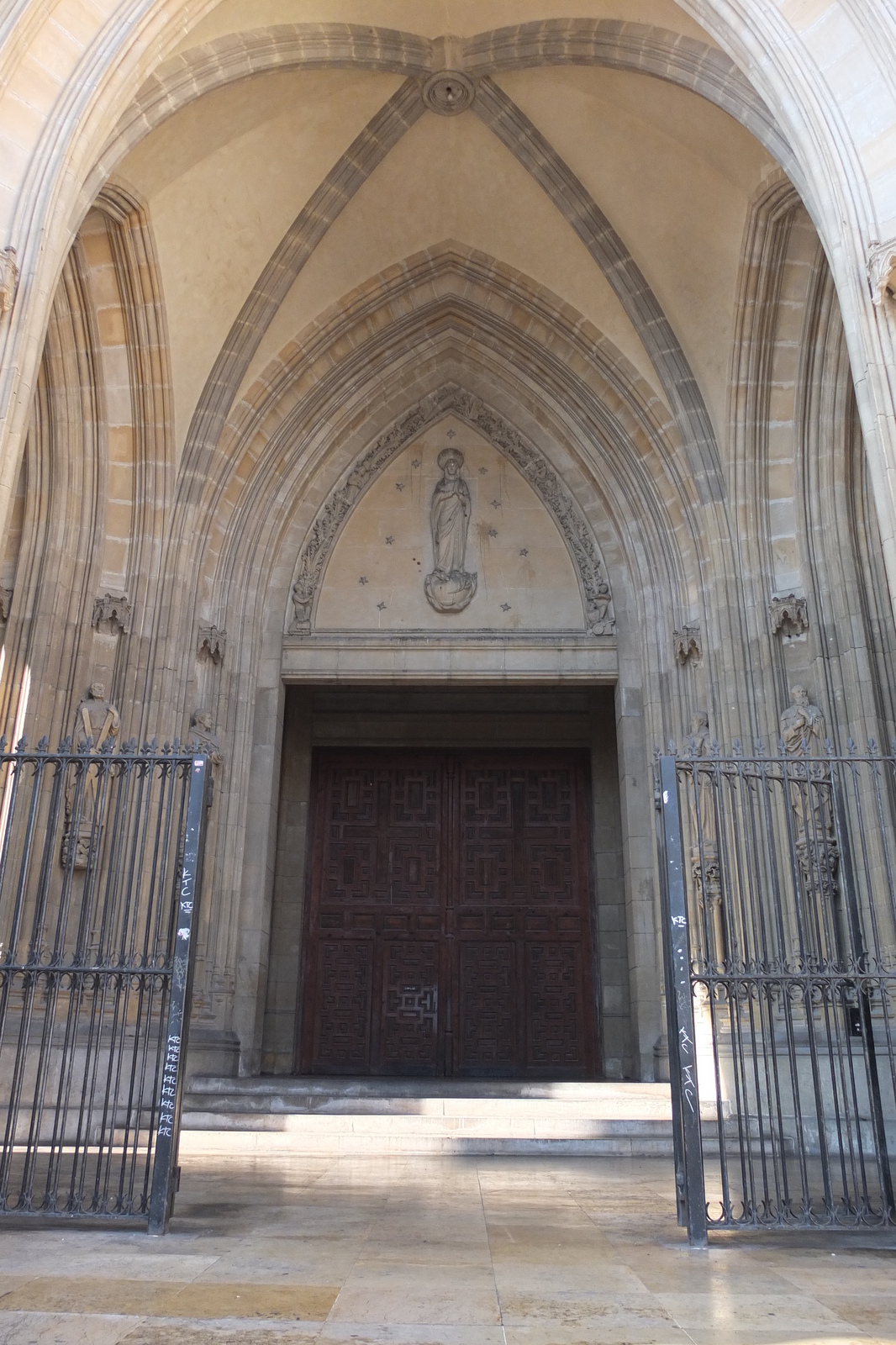 รูปถ่าย สเปน(Spain) บิโตเรีย-กัสเตซ(Vitoria Gasteiz) 2013-01 13