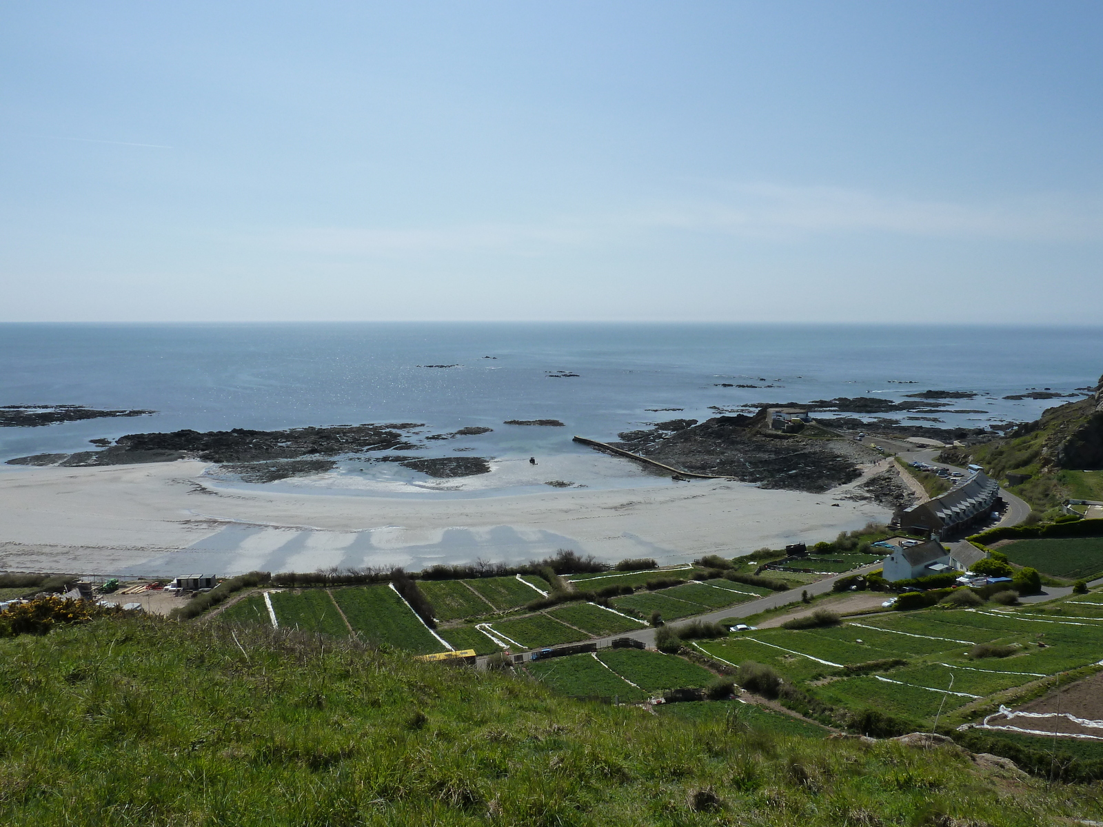 รูปถ่าย เจอร์ซีย์(Jersey) เจอร์ซีย์(Jersey) แซ็งตูแอ็ง(St Ouen) 2010-04 2