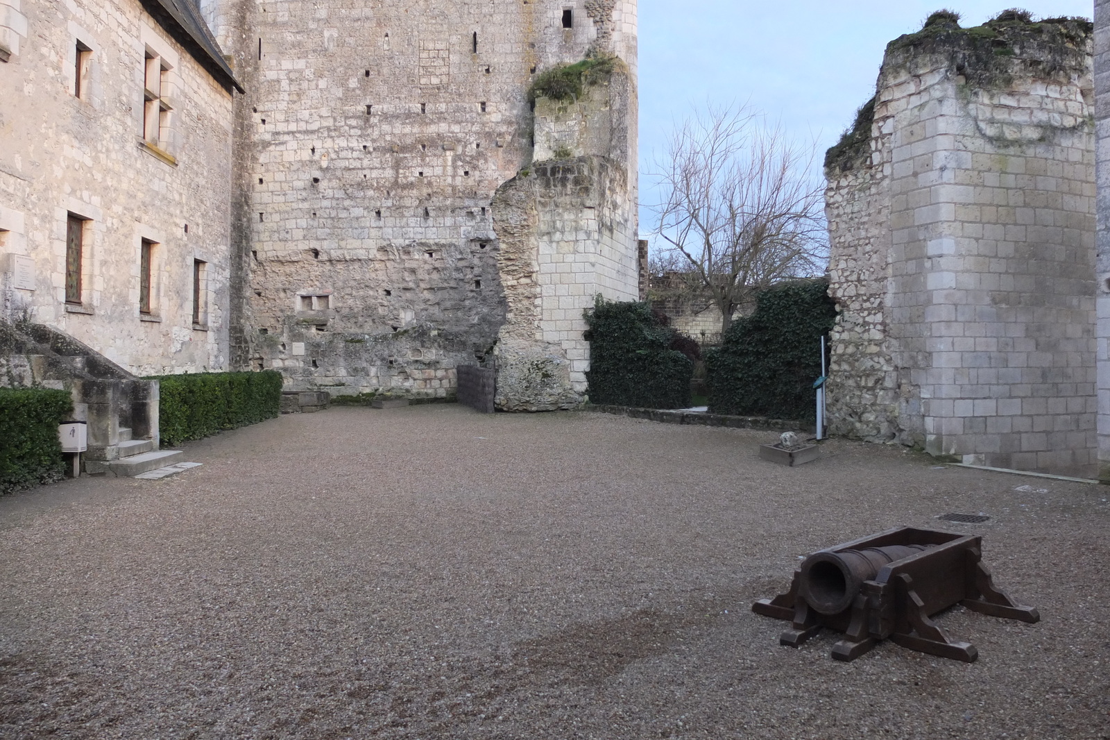 รูปถ่าย ฝรั่งเศส(France) ปราสาทลอช(Loches Castle) 2013-01 82