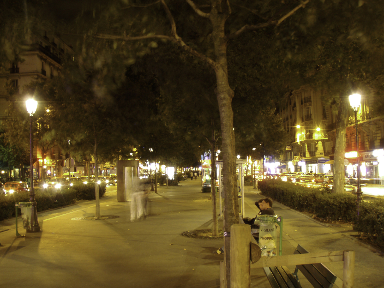 รูปถ่าย ฝรั่งเศส(France) ปารีส(Paris) ปิกาลยามค่ำคืน(Pigalle by night) 2007-07 32