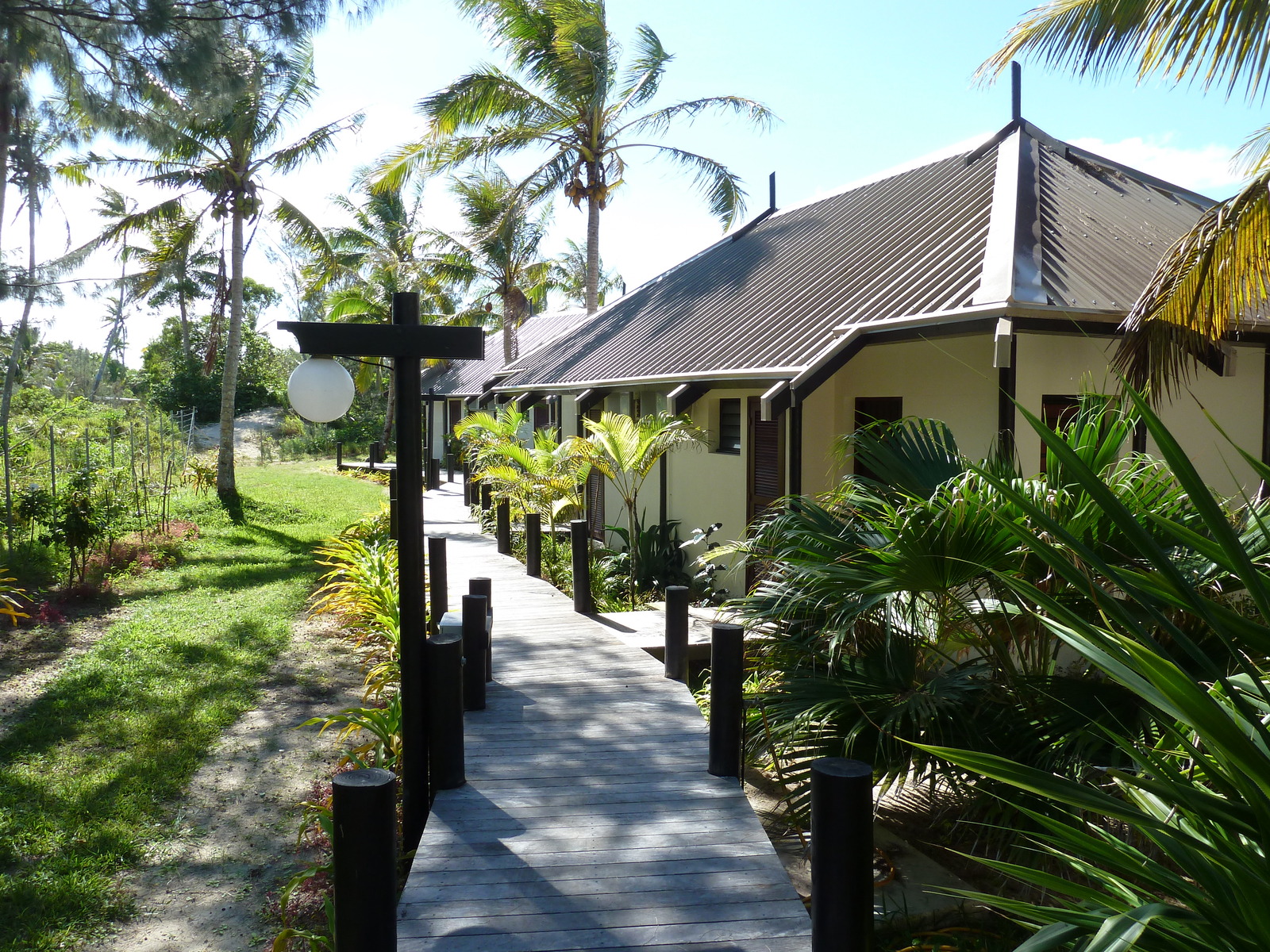 รูปถ่าย นิวแคลิโดเนีย(New Caledonia) เกาะลีฟู(Lifou) โรงแรมเดรฮูวิลเลจ(Drehu Village Hotel) 2010-05 85