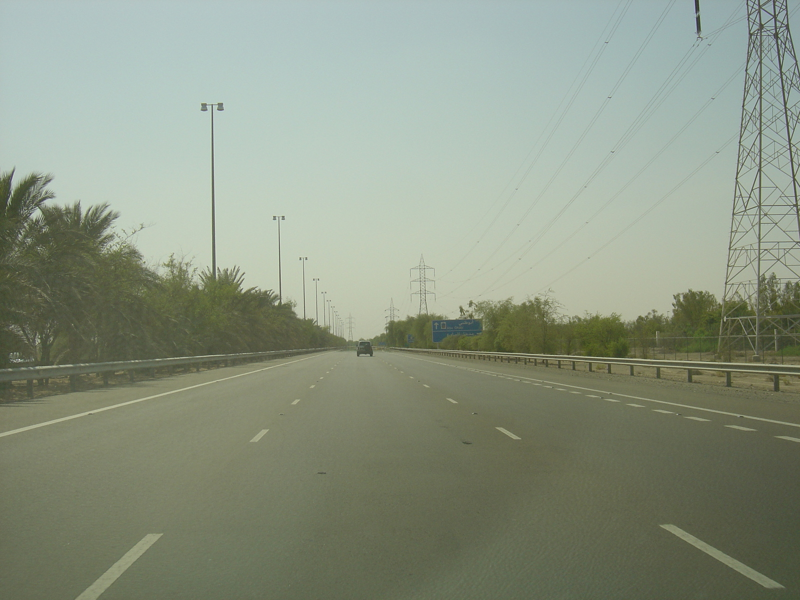 รูปถ่าย สหรัฐอาหรับเอมิเรตส์(United Arab Emirates) จากอัลเลอินไปถนนอาบูดาบี(Al Ain to Abu Dhabi Road) 2005-09 10