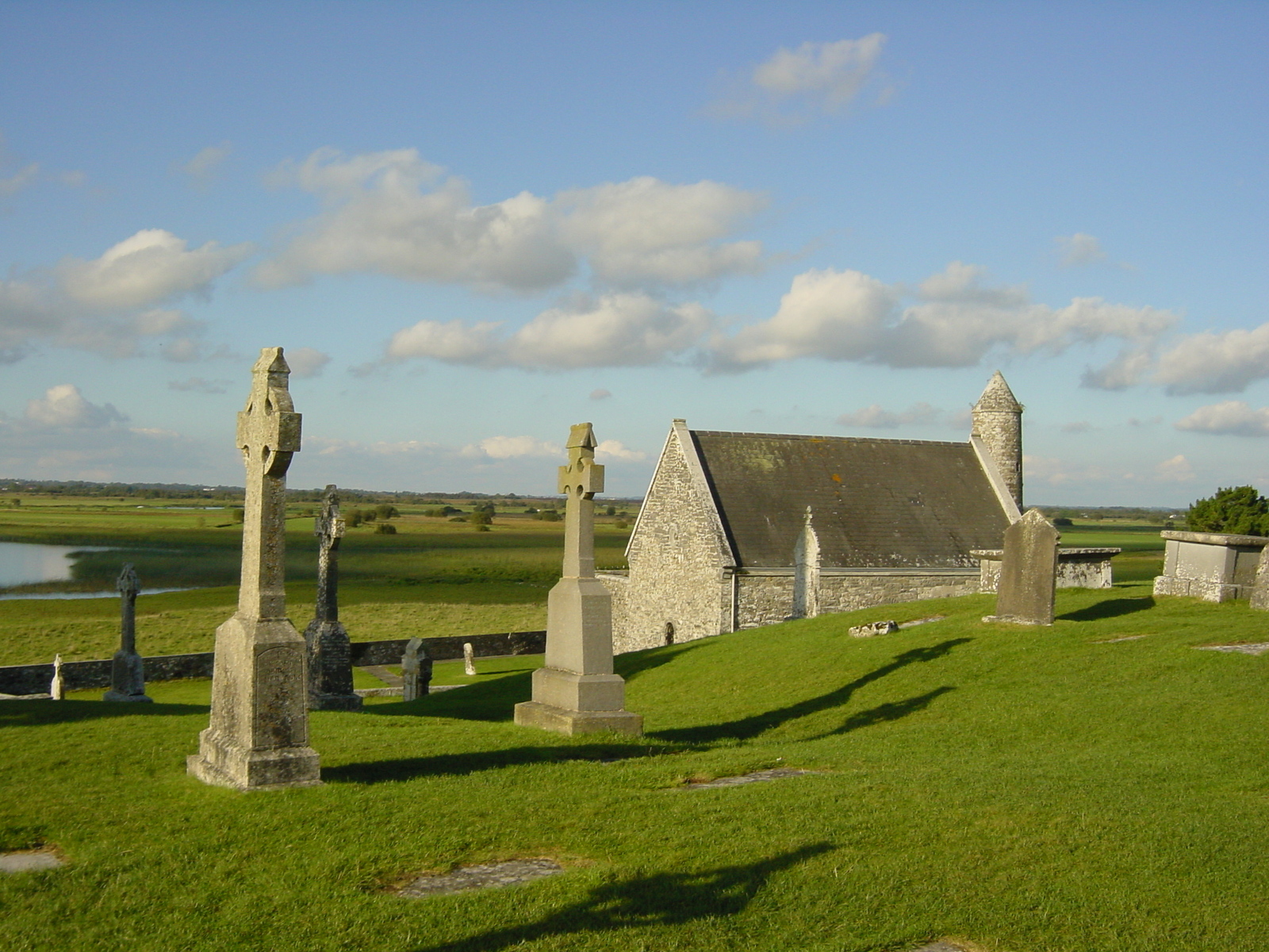 รูปถ่าย ไอร์แลนด์(Ireland) โคลนแมคนัวส์(Clonmacnoise) 2003-09 15