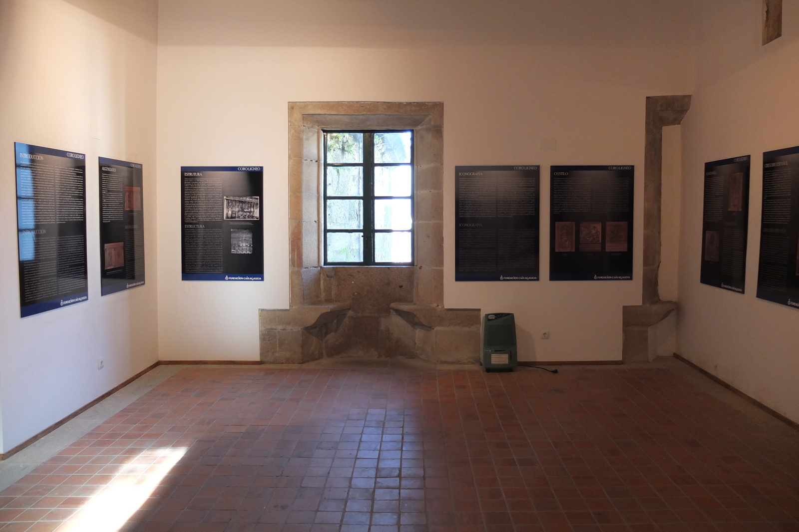 รูปถ่าย สเปน(Spain) ซานเตียโกเดกอมโปสเตลา(Santiago de Compostela) 2013-01 197