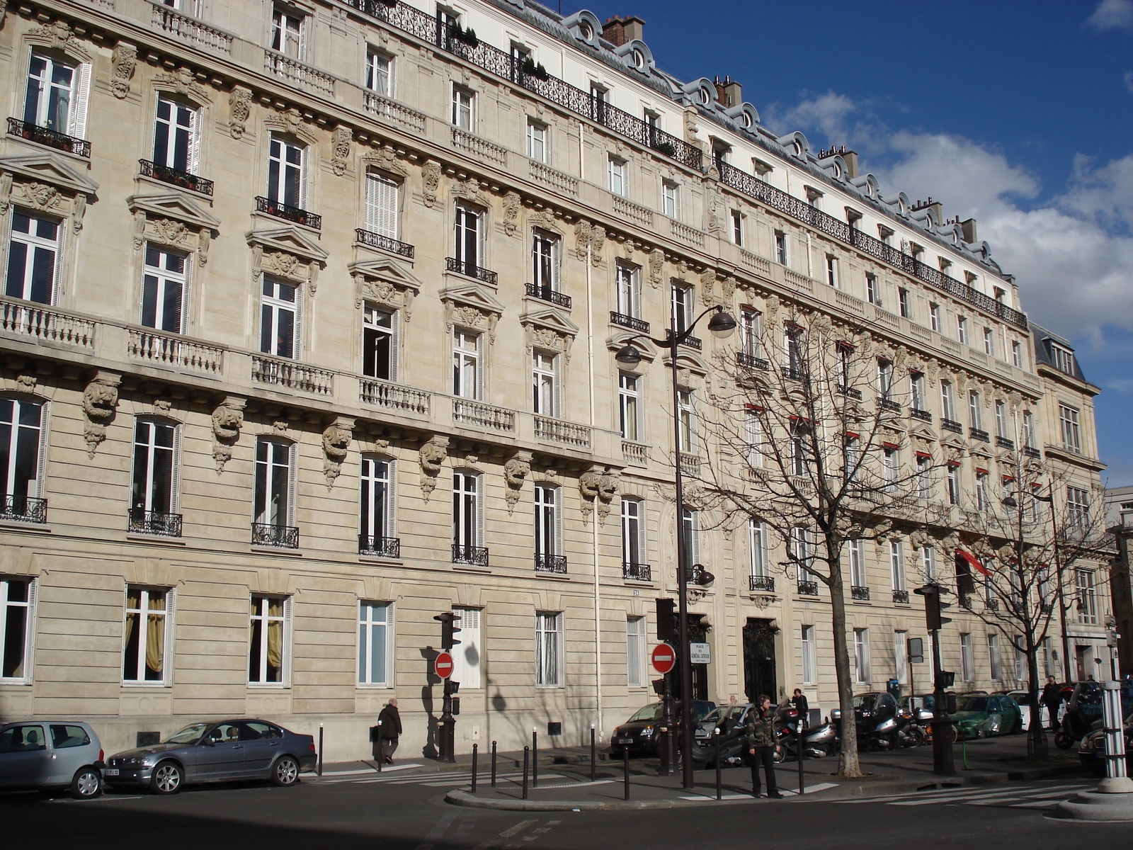 รูปถ่าย ฝรั่งเศส(France) ปารีส(Paris) คุ้มที่ 17 (17th Arrondissement) ปลาส  มาเลแอร์บ(Place Malesherbes) 2006-03 20