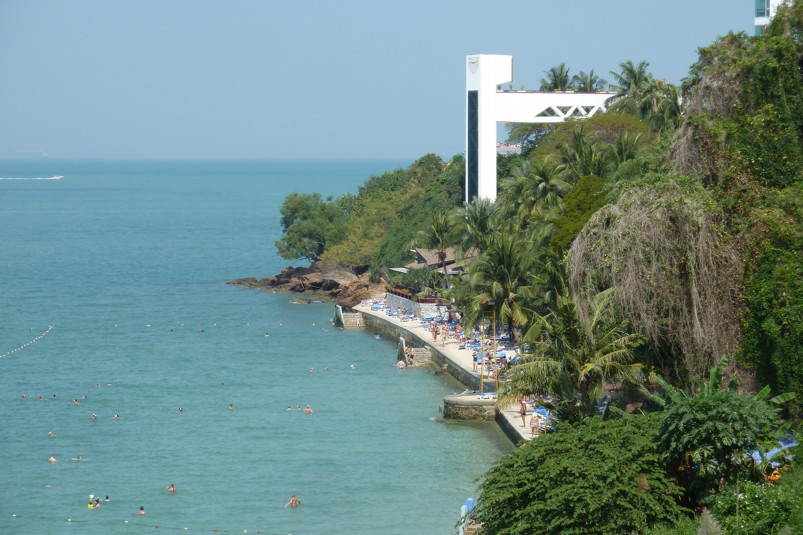 รูปถ่าย ไทย(Thailand) พัทยา(Pattaya) หาดโคซี่(Cosy Beach) 2011-01 34
