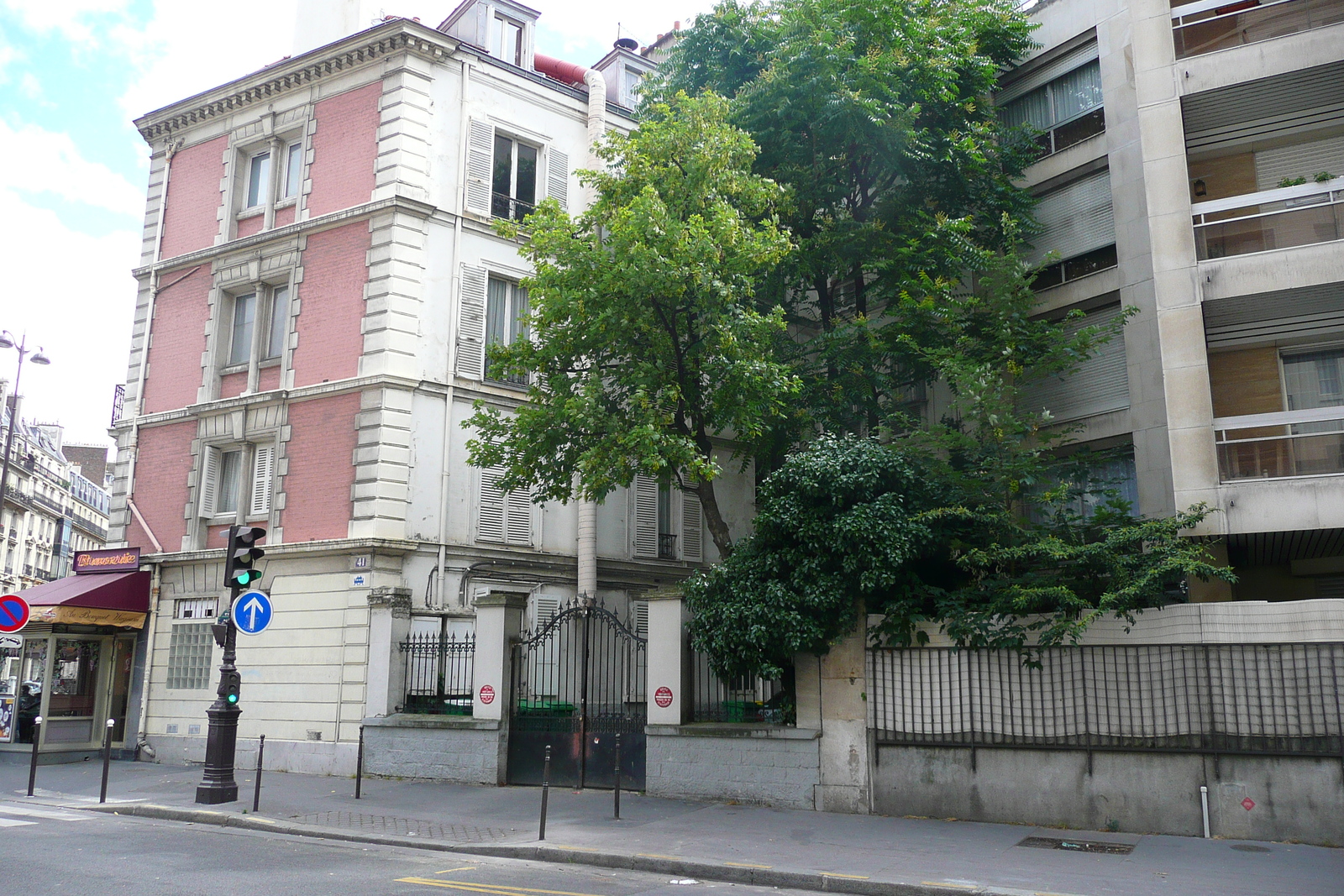 รูปถ่าย ฝรั่งเศส(France) ปารีส(Paris) ถนนอ็องแปร์(Rue Ampere) 2007-06 38