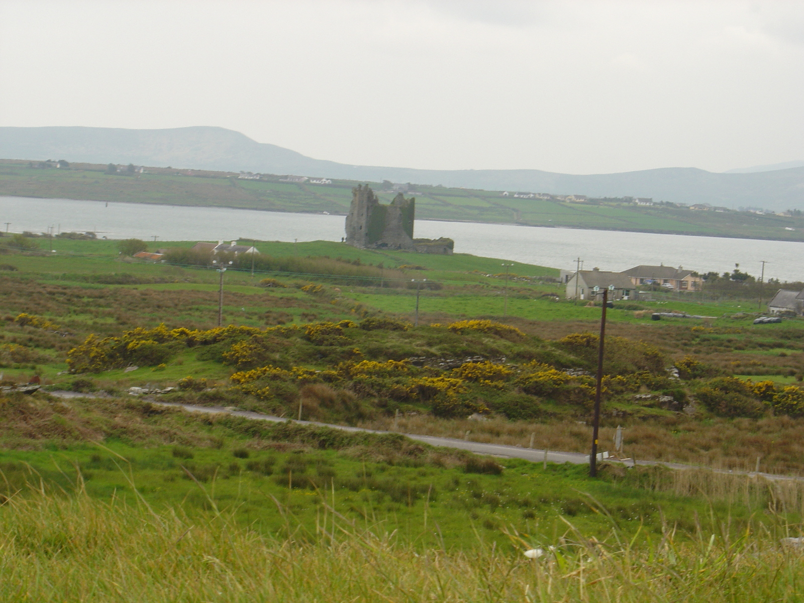 รูปถ่าย ไอร์แลนด์(Ireland) เคอร์รี่(Kerry) ป้อมคาเฮอร์กัล(Cahergal fort) 2004-05 11