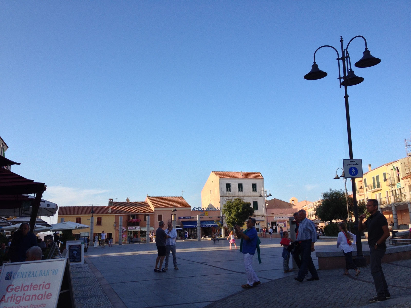 รูปถ่าย อิตาลี(Italy) ซาร์ดิเนีย(Sardinia) ซันตาเตเรซากัลลูรา(Santa Teresa Gallura) 2015-06 8