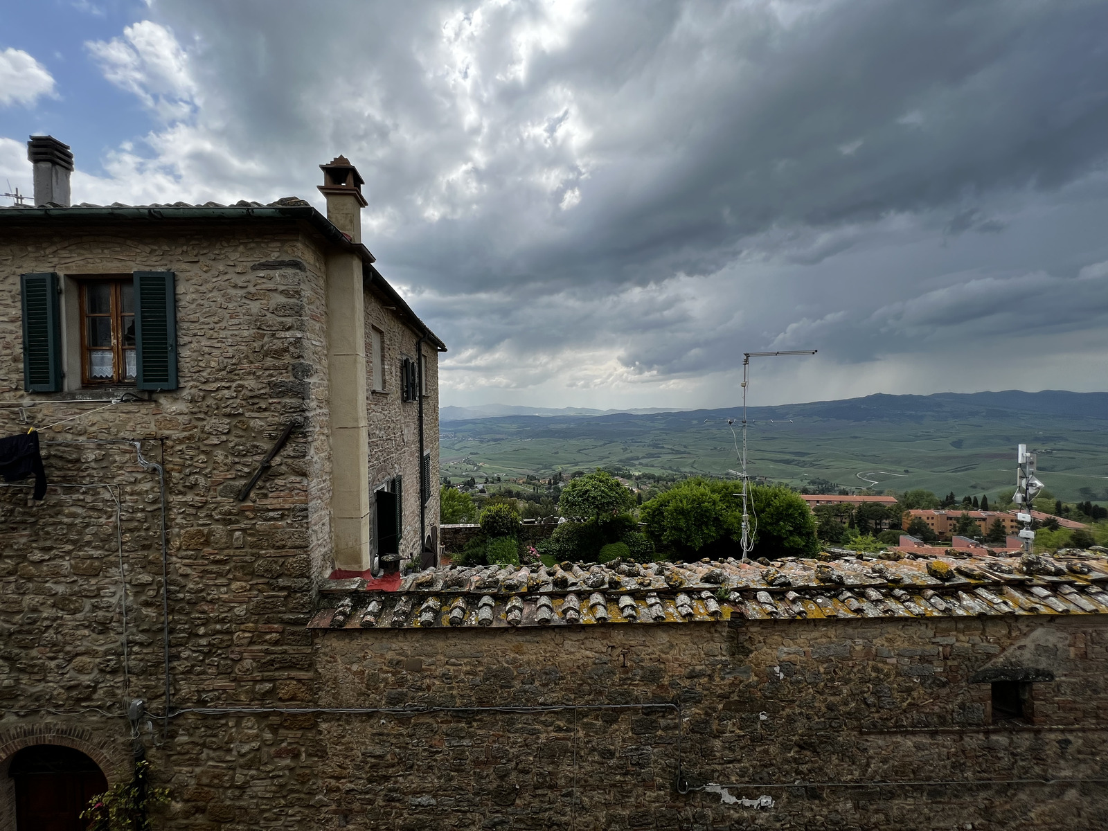 รูปถ่าย อิตาลี(Italy) วอลแตร์รา(Volterra) 2022-05 19