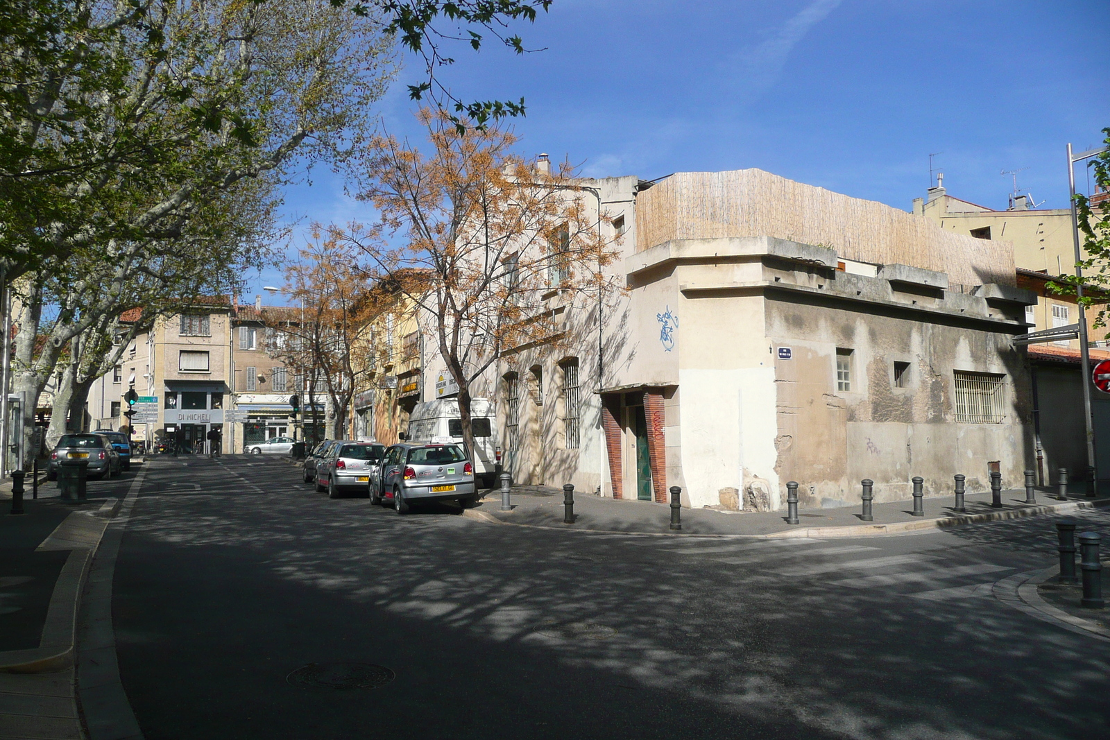 รูปถ่าย ฝรั่งเศส(France) แอ็กซ์-อ็อง-โพรว็องส์(Aix en Provence) แอ็กซ์ฝั่งตะวันตก(Aix West) 2008-04 23