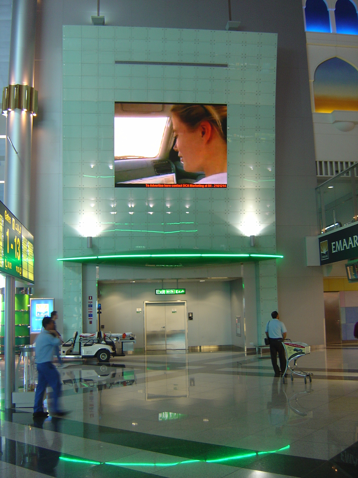 รูปถ่าย สหรัฐอาหรับเอมิเรตส์(United Arab Emirates) ดูไบ(Dubai) สนามบินดูไบ(Dubai International Airport) 2005-03 10