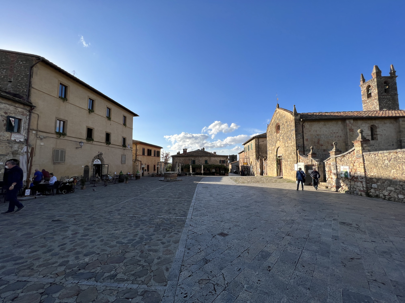 รูปถ่าย อิตาลี(Italy) มงเตอร์ริกกิโอนี(Monteriggioni) 2021-09 22
