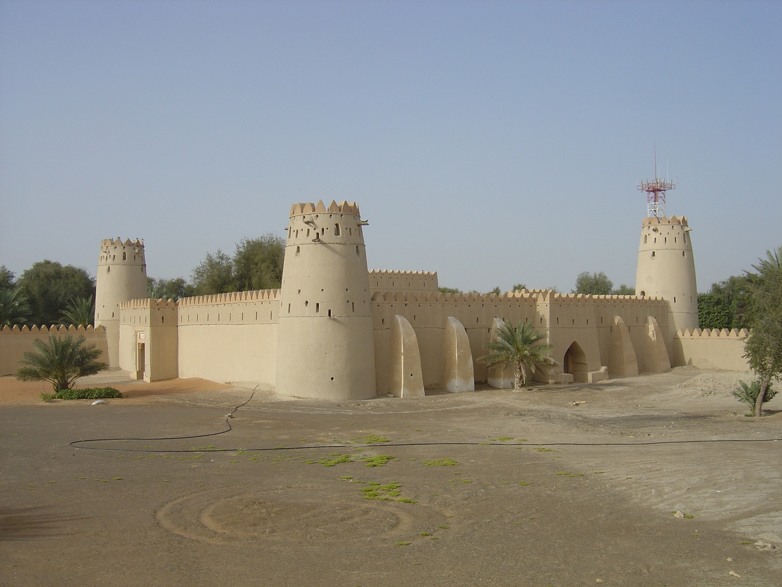 รูปถ่าย สหรัฐอาหรับเอมิเรตส์(United Arab Emirates) อาเลอิน(Al Ain) ป้อมจาลี(Jahli Fort) 2005-03 24