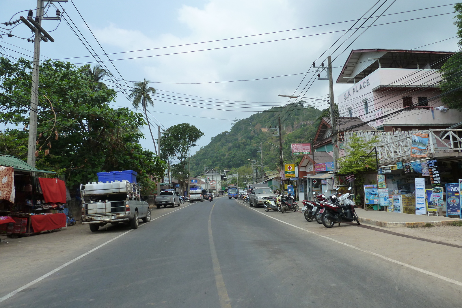 รูปถ่าย ไทย(Thailand) เกาะช้าง(Ko Chang) ถนนบนเกาะ(Island road) 2011-02 74