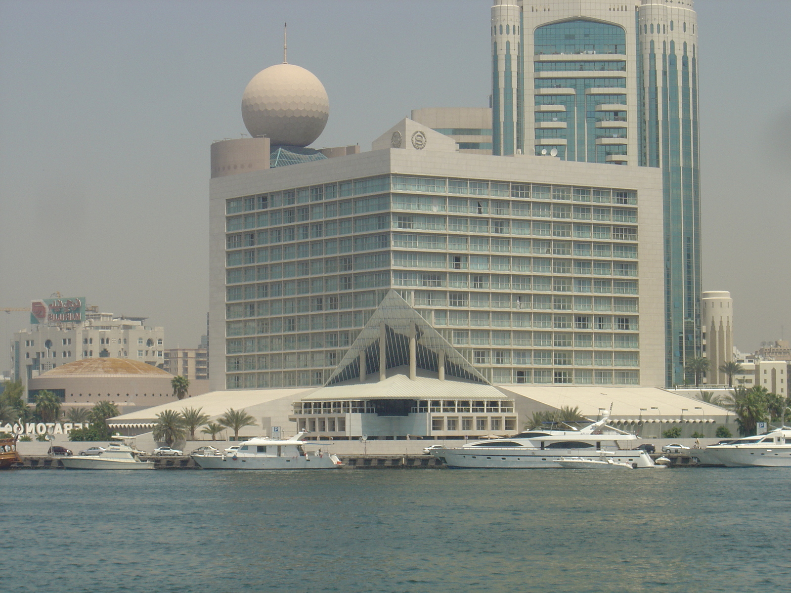รูปถ่าย สหรัฐอาหรับเอมิเรตส์(United Arab Emirates) ดูไบ(Dubai) โรงแรมเชอราตัน ดูไบครีก(Sheraton Dubai Creek Hotel) 2005-03 49