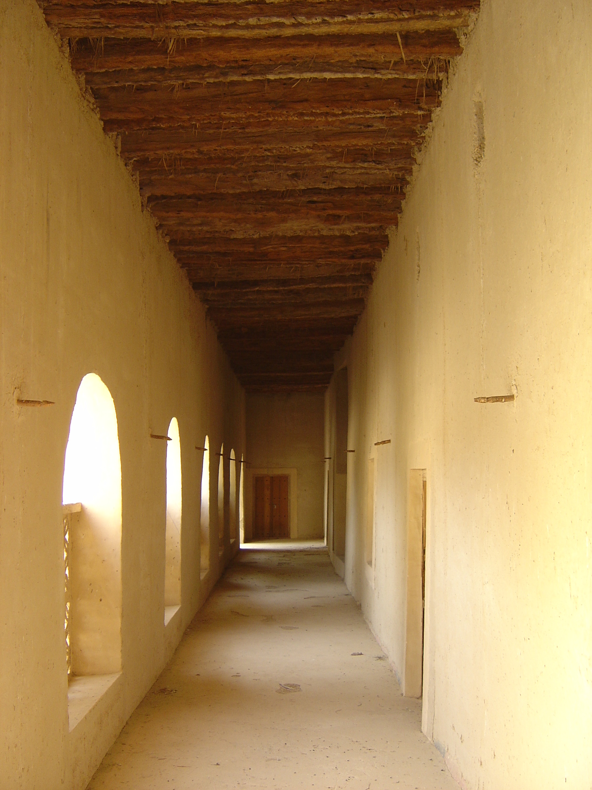 รูปถ่าย สหรัฐอาหรับเอมิเรตส์(United Arab Emirates) อาเลอิน(Al Ain) ป้อมจาลี(Jahli Fort) 2005-03 16