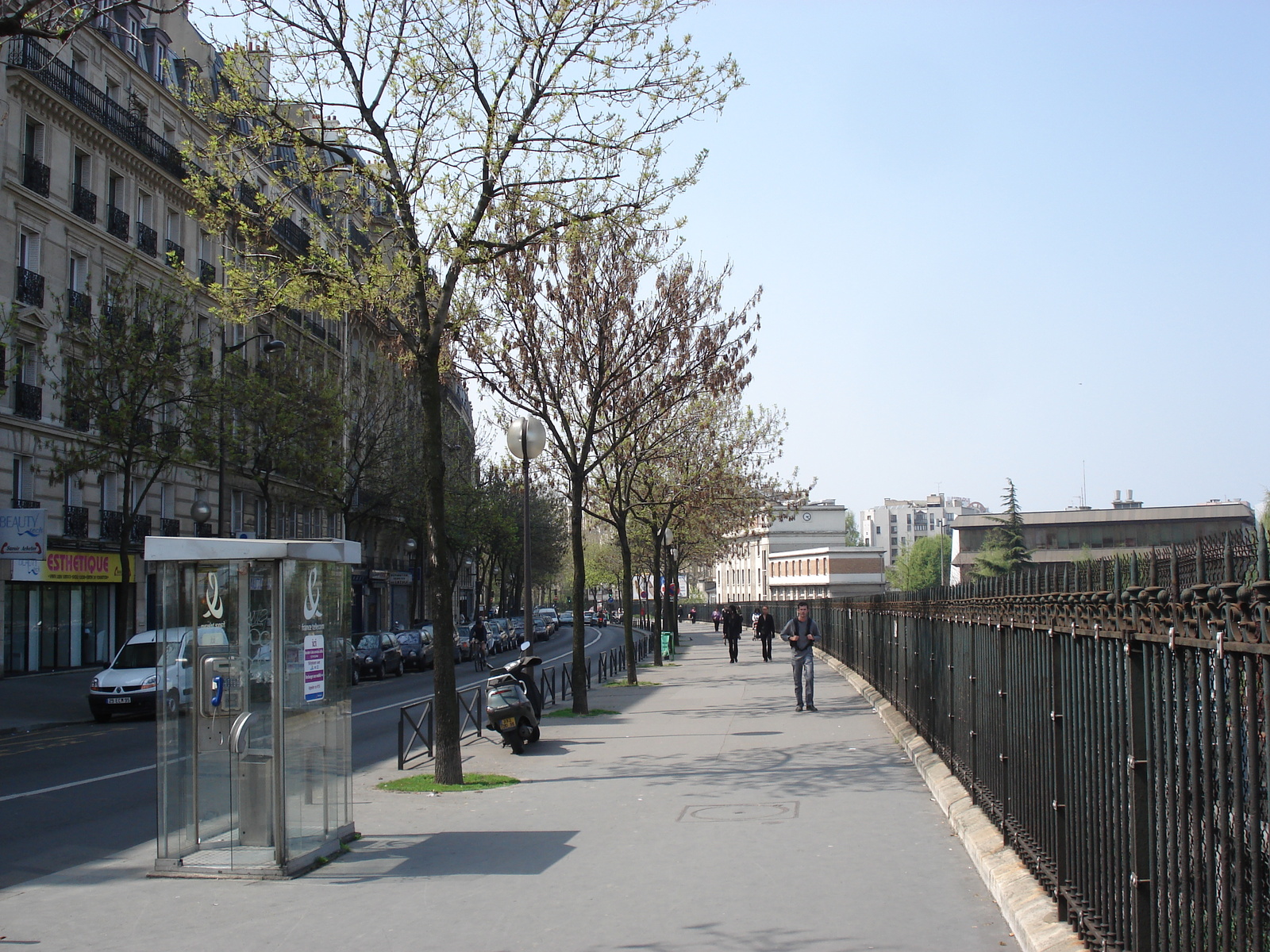 รูปถ่าย ฝรั่งเศส(France) ปารีส(Paris) คุ้มที่ 17 (17th Arrondissement) 2006-04 5