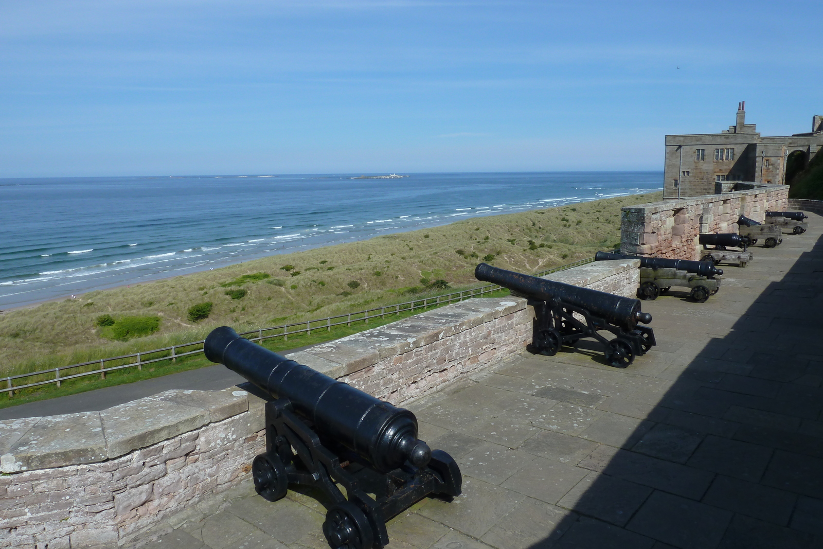 รูปถ่าย อังกฤษ(United Kingdom) สกอตแลนด์(Scotland) ปราสาทแบมเบิร์ก(Bamburgh Castle) 2011-07 75