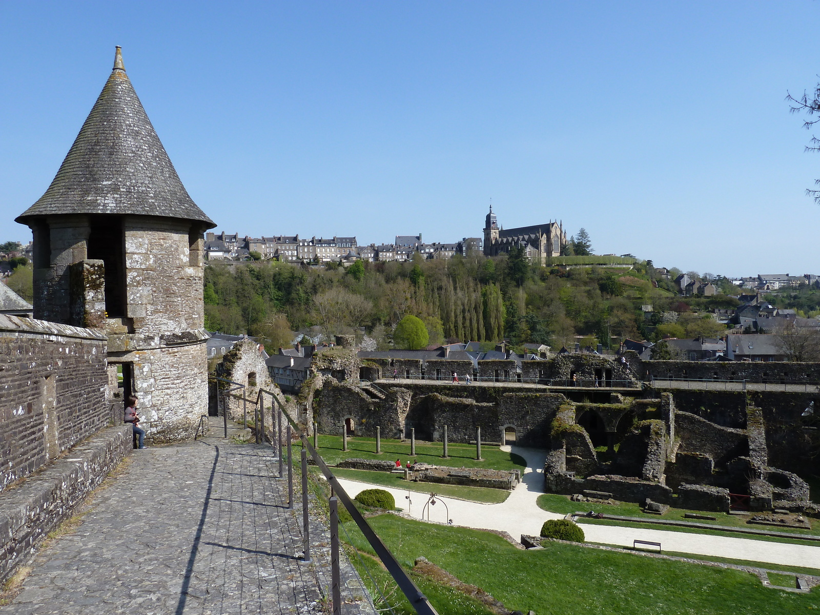 รูปถ่าย ฝรั่งเศส(France) ฟูแฌร์(Fougeres) 2010-04 22