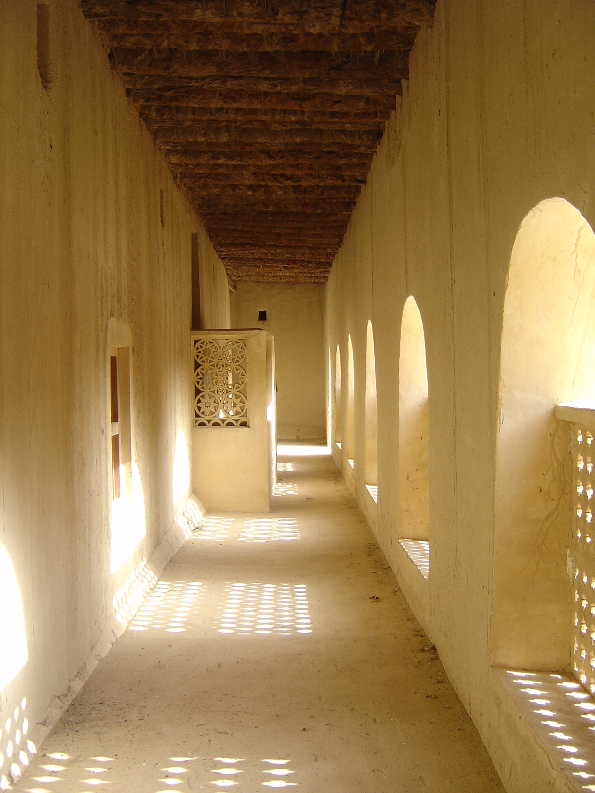รูปถ่าย สหรัฐอาหรับเอมิเรตส์(United Arab Emirates) อาเลอิน(Al Ain) ป้อมจาลี(Jahli Fort) 2005-03 26