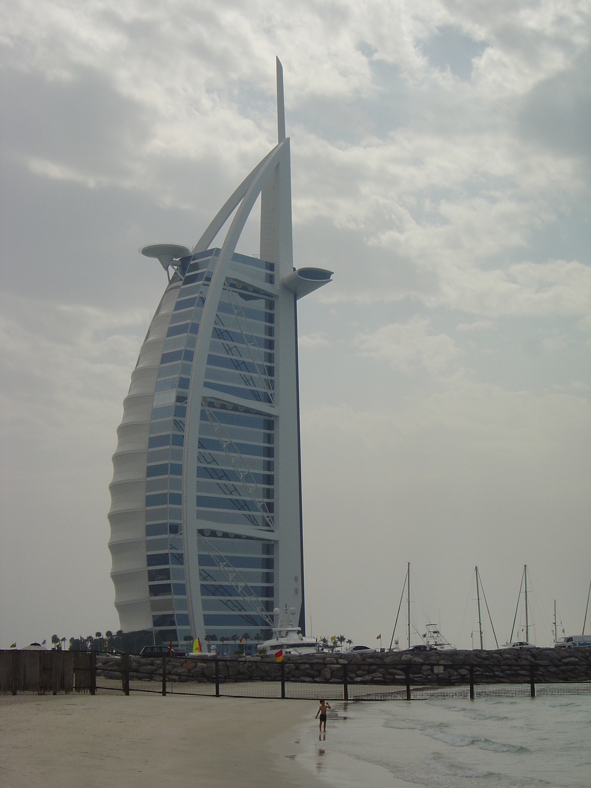 รูปถ่าย สหรัฐอาหรับเอมิเรตส์(United Arab Emirates) ดูไบ(Dubai) หาดจุมัยเราะห์(Jumeirah Beach) 2005-03 14