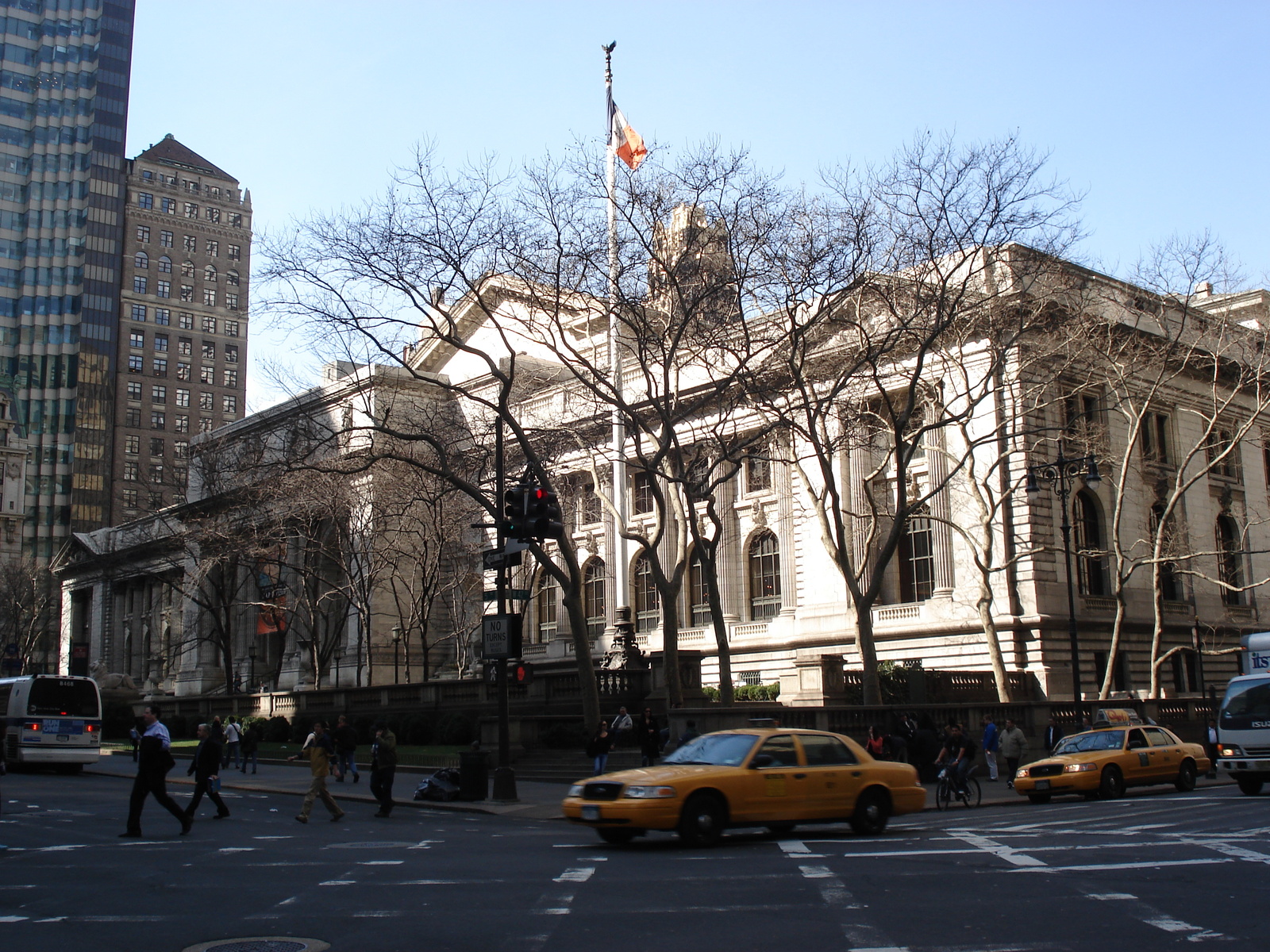 รูปถ่าย สหรัฐอเมริกา(United States) นิวยอร์ก(New York) ตามถนนฟิฟท์อเวนิว(down the 5th Avenue) 2006-03 5