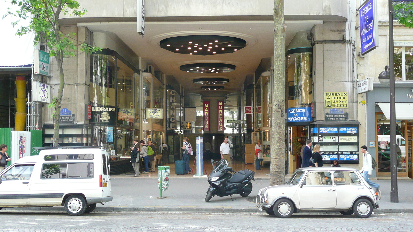 รูปถ่าย ฝรั่งเศส(France) ปารีส(Paris) คุ้มที่ 8(8th Arrondissement) ถนนทรงเช(Rue Tronchet) 2007-05 1