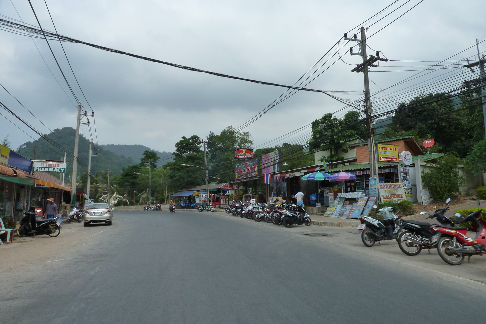 รูปถ่าย ไทย(Thailand) เกาะช้าง(Ko Chang) ถนนบนเกาะ(Island road) 2011-02 6