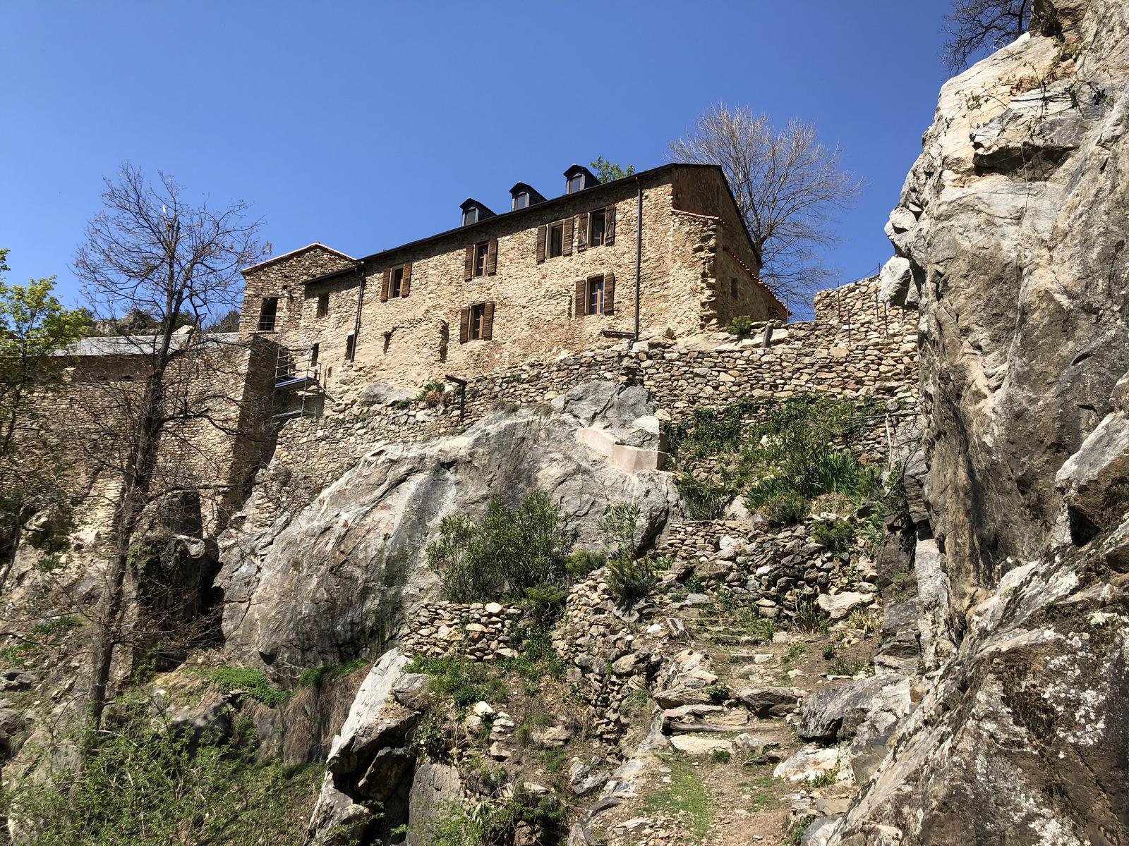รูปถ่าย ฝรั่งเศส(France) แอบบีแซ็งมาร์แต็งดูกานีกู(Abbaye Saint Martin du Canigou) 2018-04 110