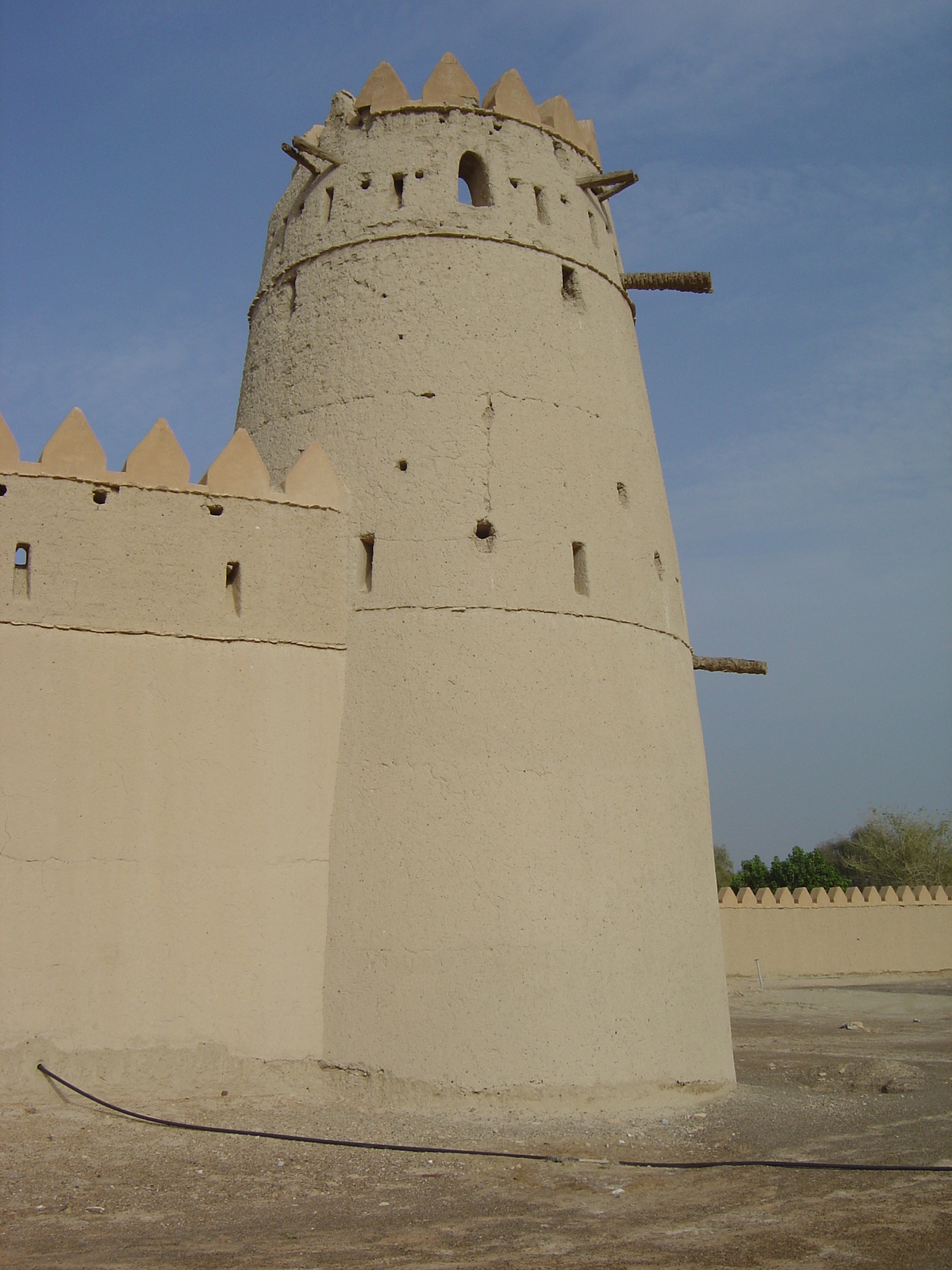 รูปถ่าย สหรัฐอาหรับเอมิเรตส์(United Arab Emirates) อาเลอิน(Al Ain) ป้อมจาลี(Jahli Fort) 2005-03 15