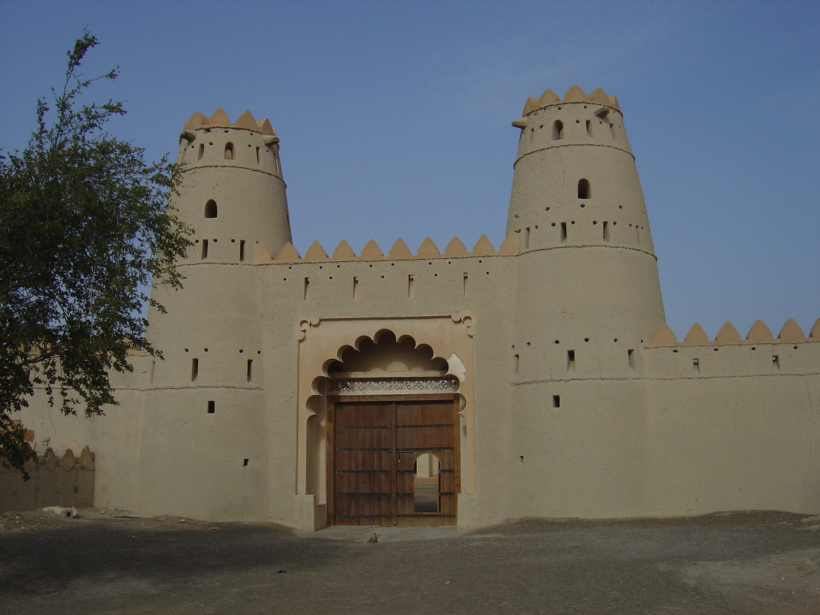 รูปถ่าย สหรัฐอาหรับเอมิเรตส์(United Arab Emirates) อาเลอิน(Al Ain) ป้อมจาลี(Jahli Fort) 2005-03 13