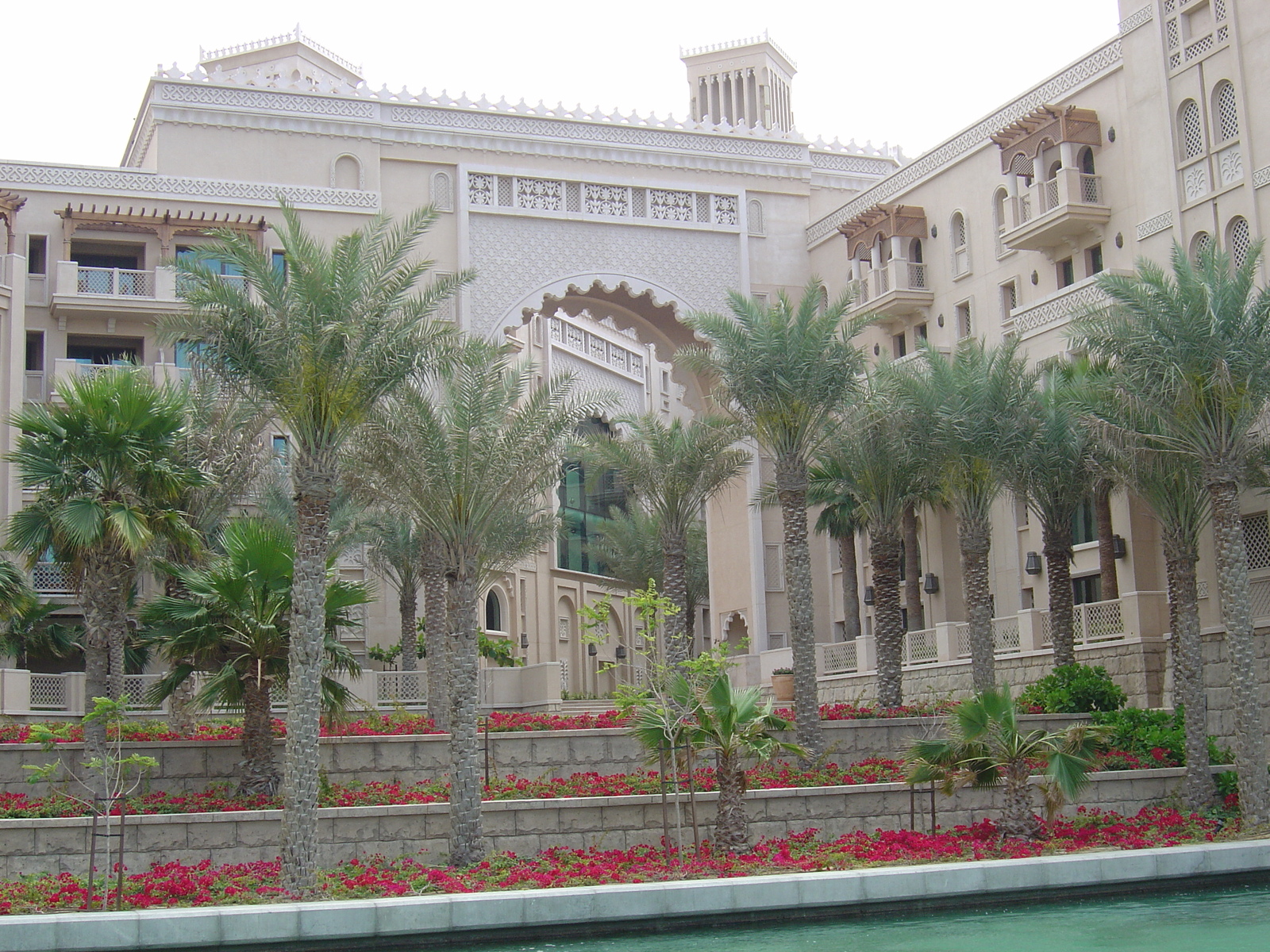 รูปถ่าย สหรัฐอาหรับเอมิเรตส์(United Arab Emirates) ดูไบ(Dubai) มะดีนัตจุมัยเราะห์(Medina Jumeirah) 2005-03 20