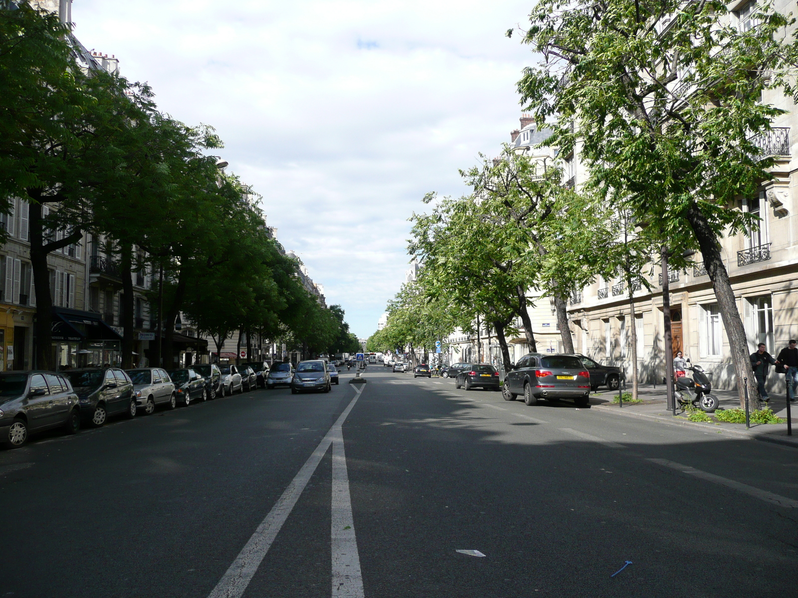 รูปถ่าย ฝรั่งเศส(France) ปารีส(Paris) คุ้มที่ 17 (17th Arrondissement) ถนนวากราม(Avenue de Wagram) 2007-05 58