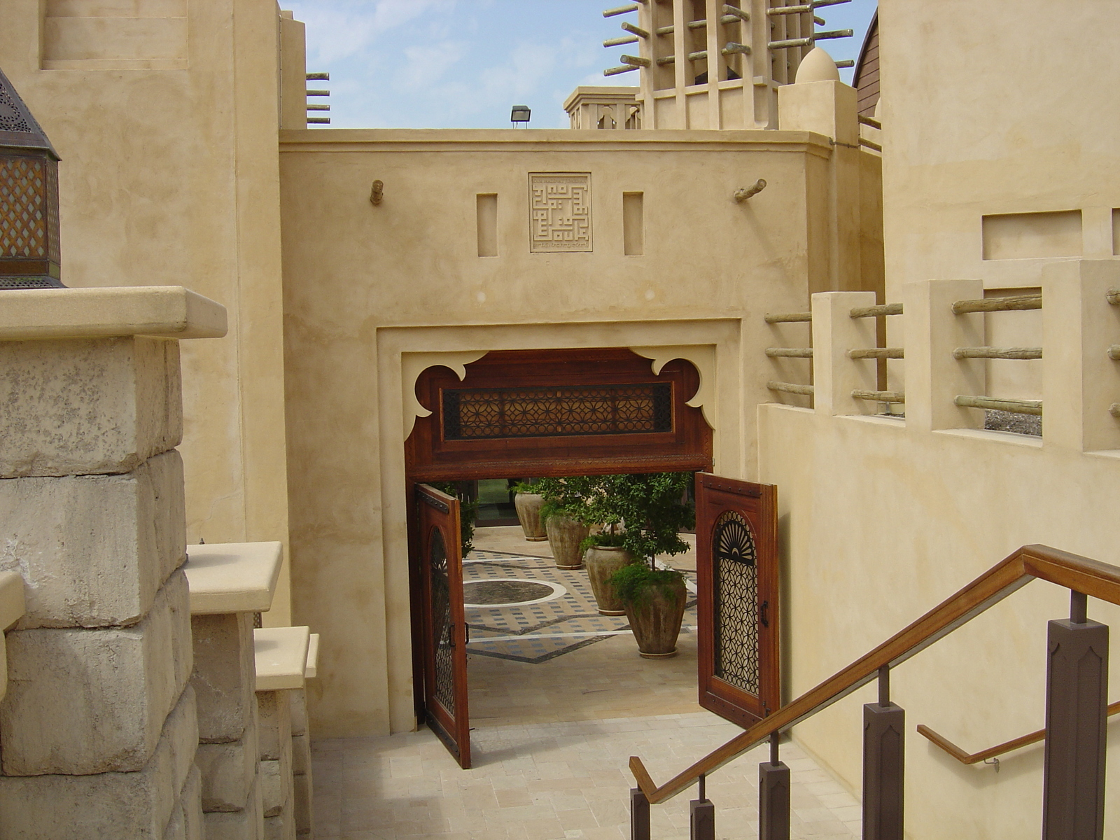 รูปถ่าย สหรัฐอาหรับเอมิเรตส์(United Arab Emirates) ดูไบ(Dubai) มะดีนัตจุมัยเราะห์(Medina Jumeirah) 2005-03 17