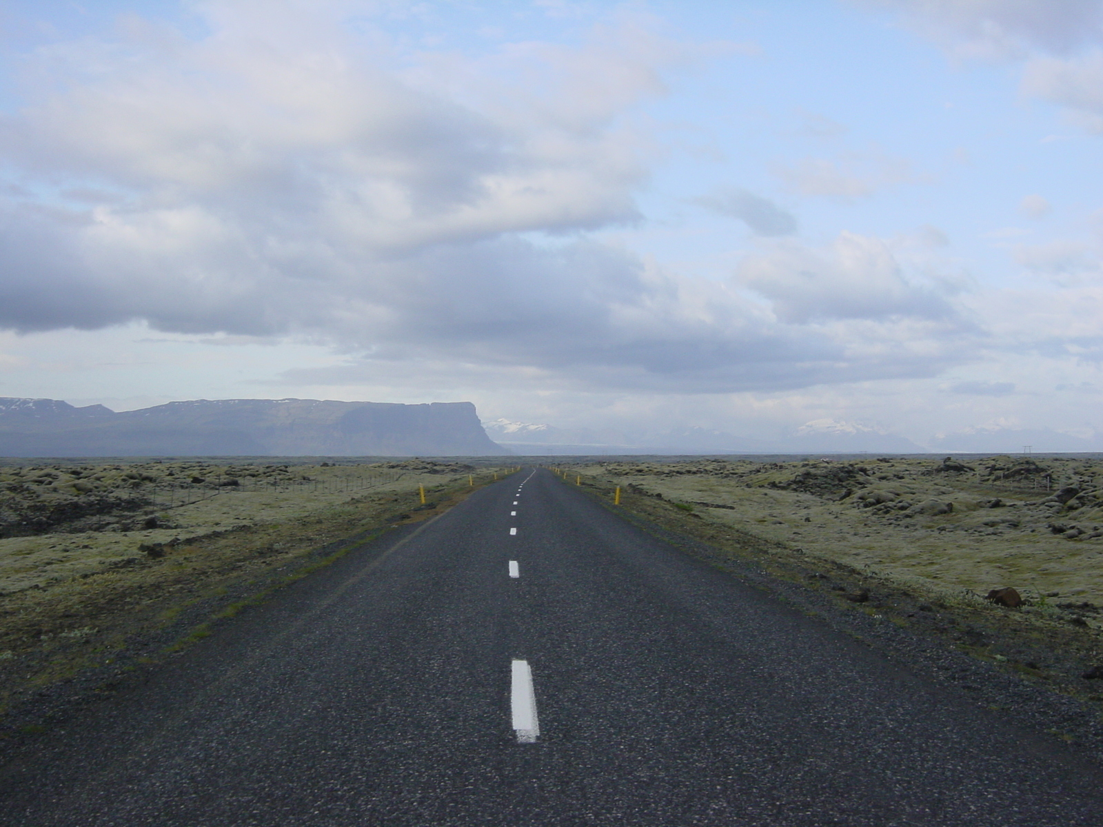 รูปถ่าย ไอซ์แลนด์(Iceland) ถนนหมายเลข 1 จากโยกุลซาร์เลานไปวีก(Road 1 Jokulsarlon to vik) 2003-06 15