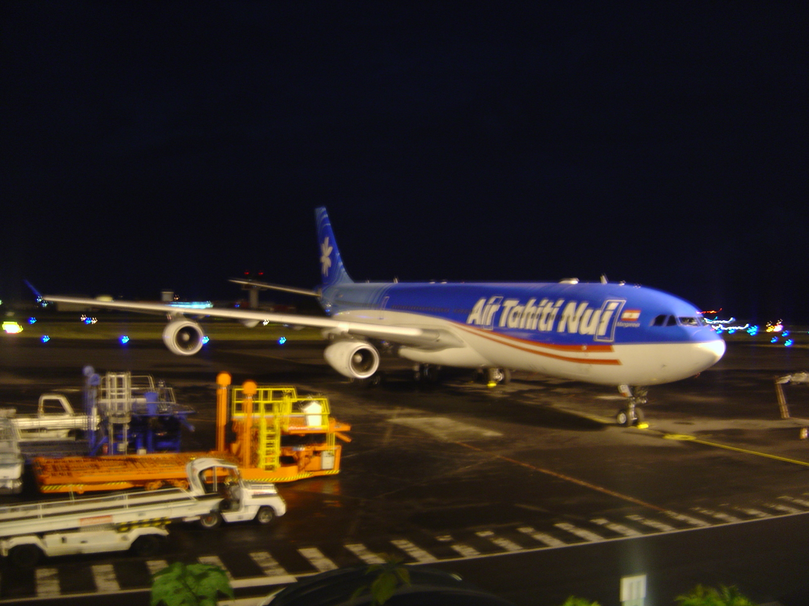 รูปถ่าย เฟรนช์โพลี่นีเซีย(Polynesia) หมู่เกาะมาร์เคซัส(Marquises) 2006-04 16