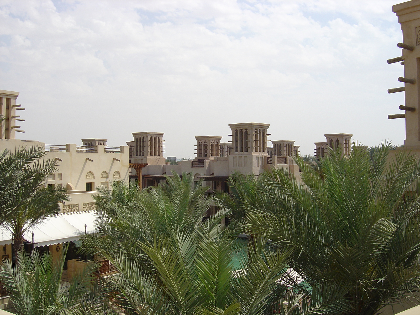 รูปถ่าย สหรัฐอาหรับเอมิเรตส์(United Arab Emirates) ดูไบ(Dubai) มะดีนัตจุมัยเราะห์(Medina Jumeirah) 2005-03 6